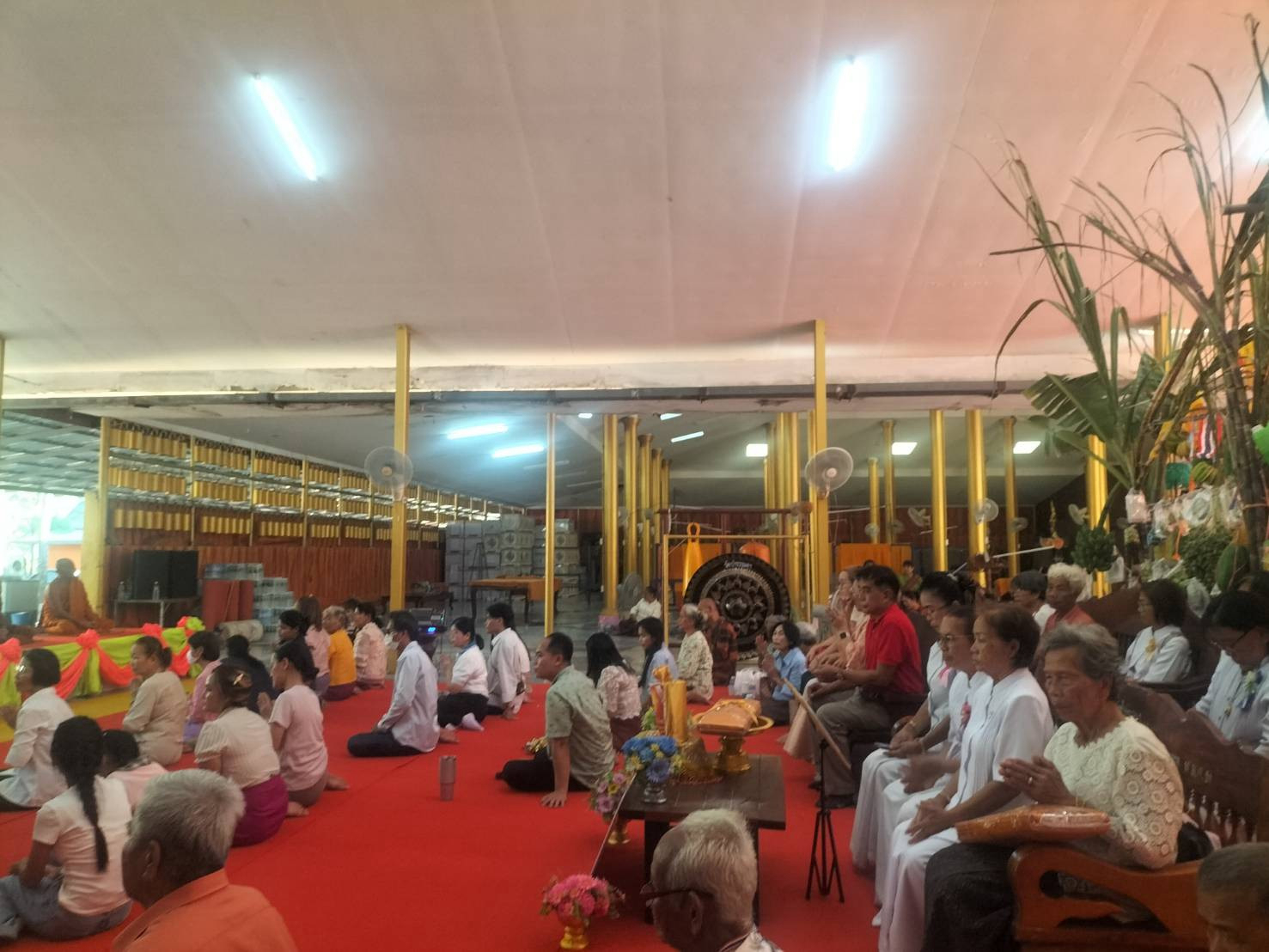 ภาพร่วมพิธีกรรมวัดคึมมะอุ(ป่าธรรมดา)