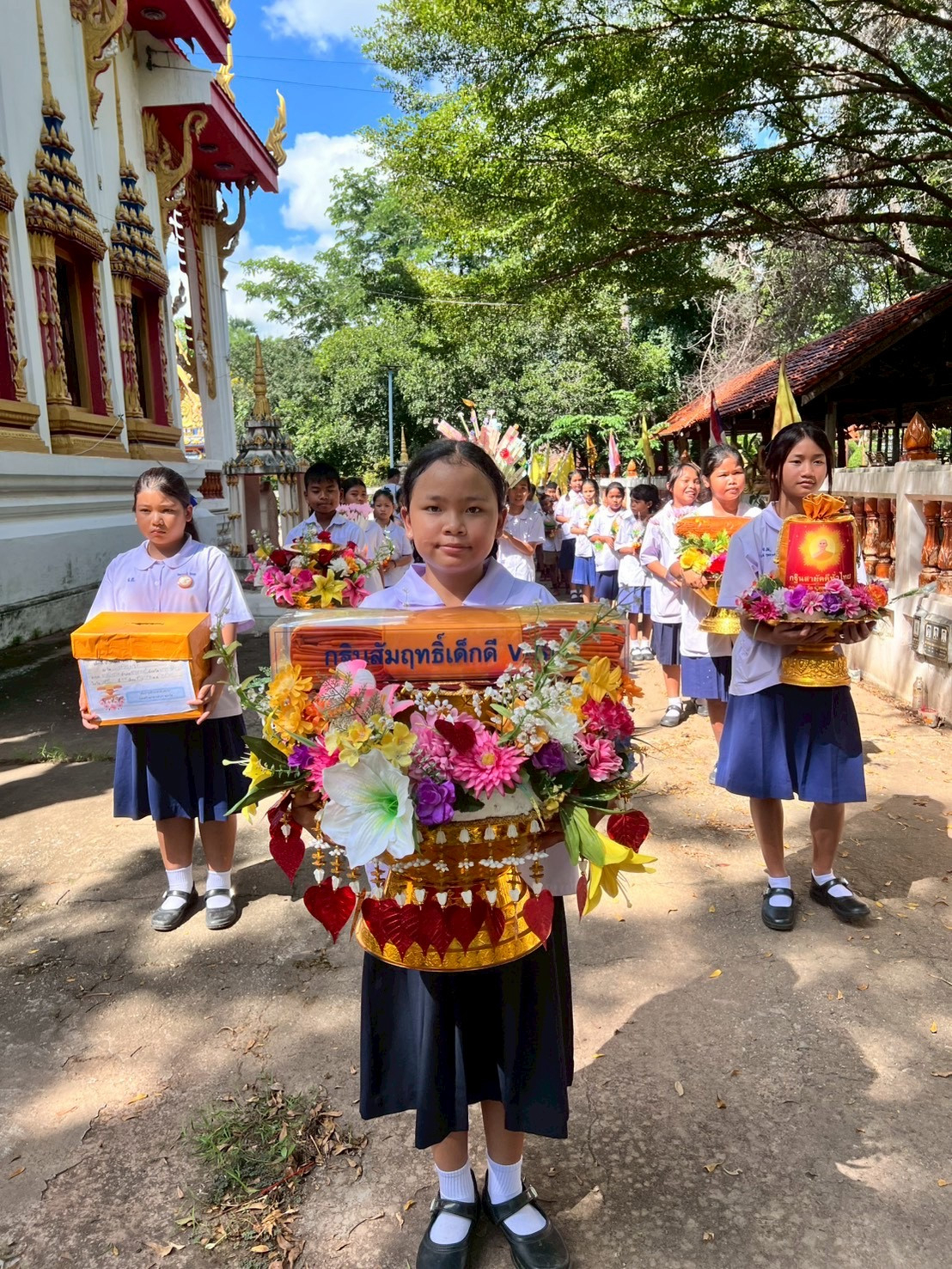 ภาพร่วมขบวนกฐินวัดเจริญพรต