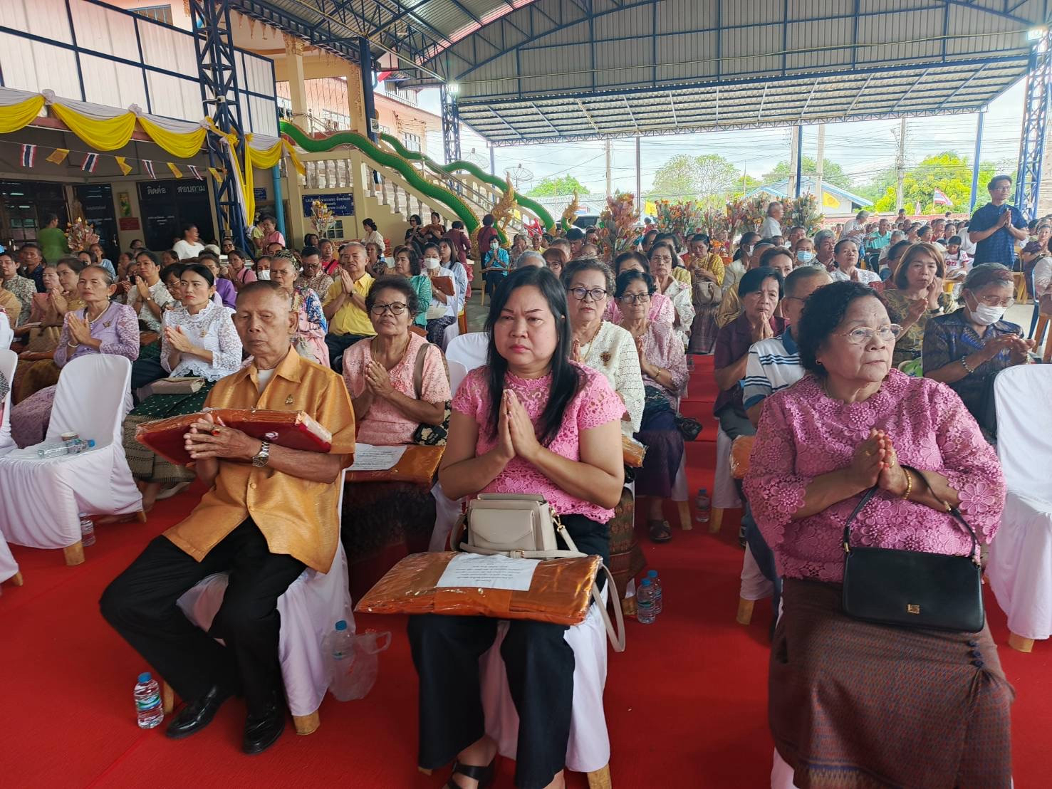 ภาพร่วมพิธีกรรมวัดหนองไผ่