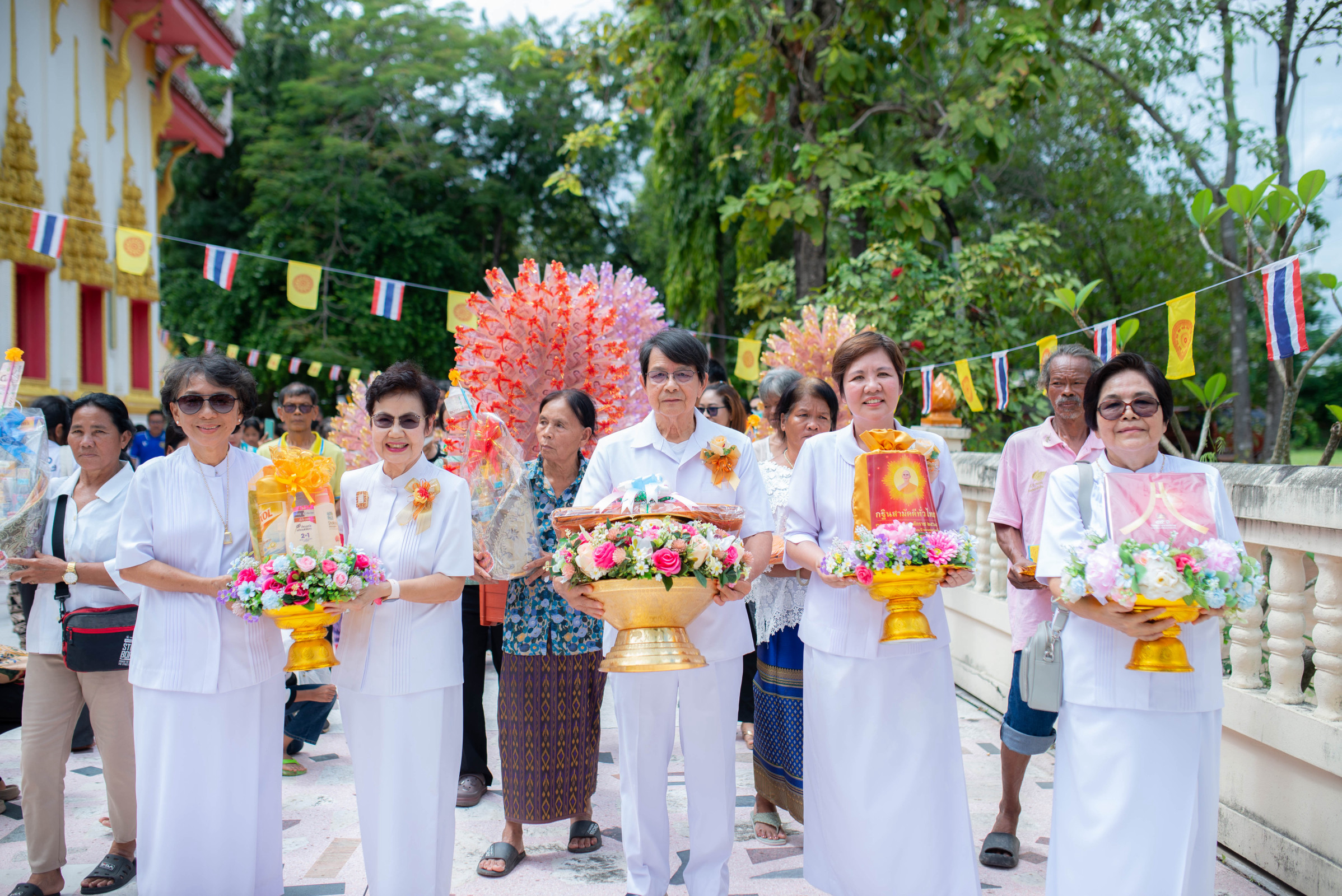 ภาพร่วมขบวนกฐินวัดบ้านพระ