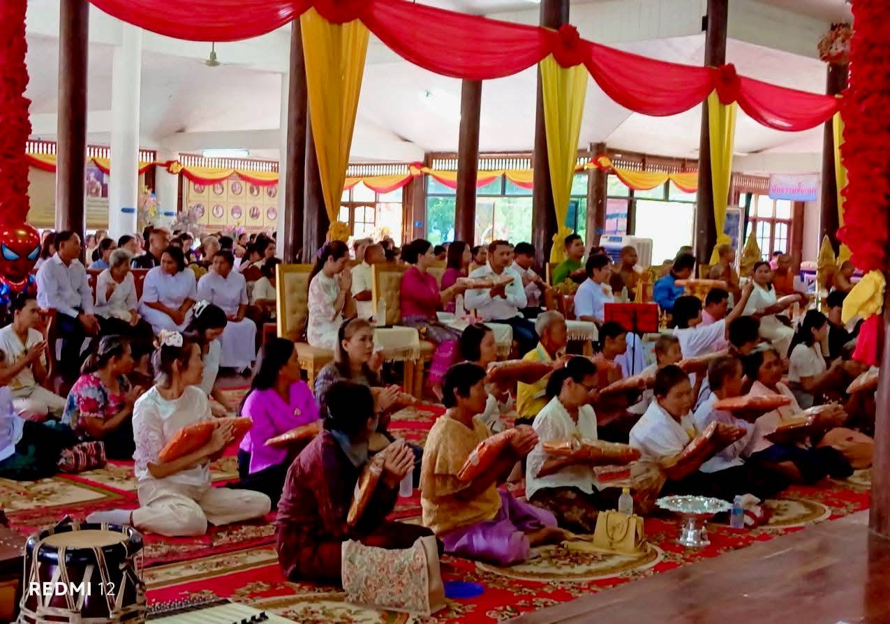 ภาพร่วมพิธีกรรมวัดจระเข้หิน