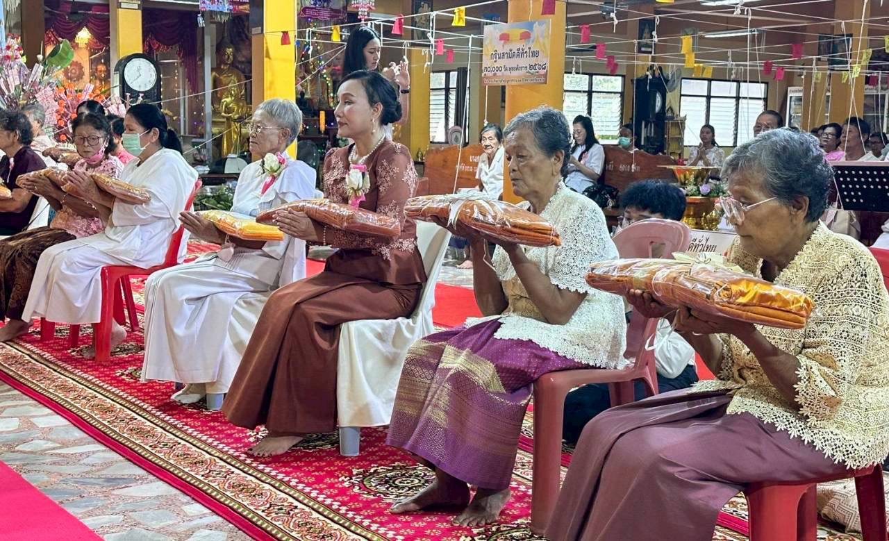 ภาพร่วมพิธีกรรมวัดพลับพลา