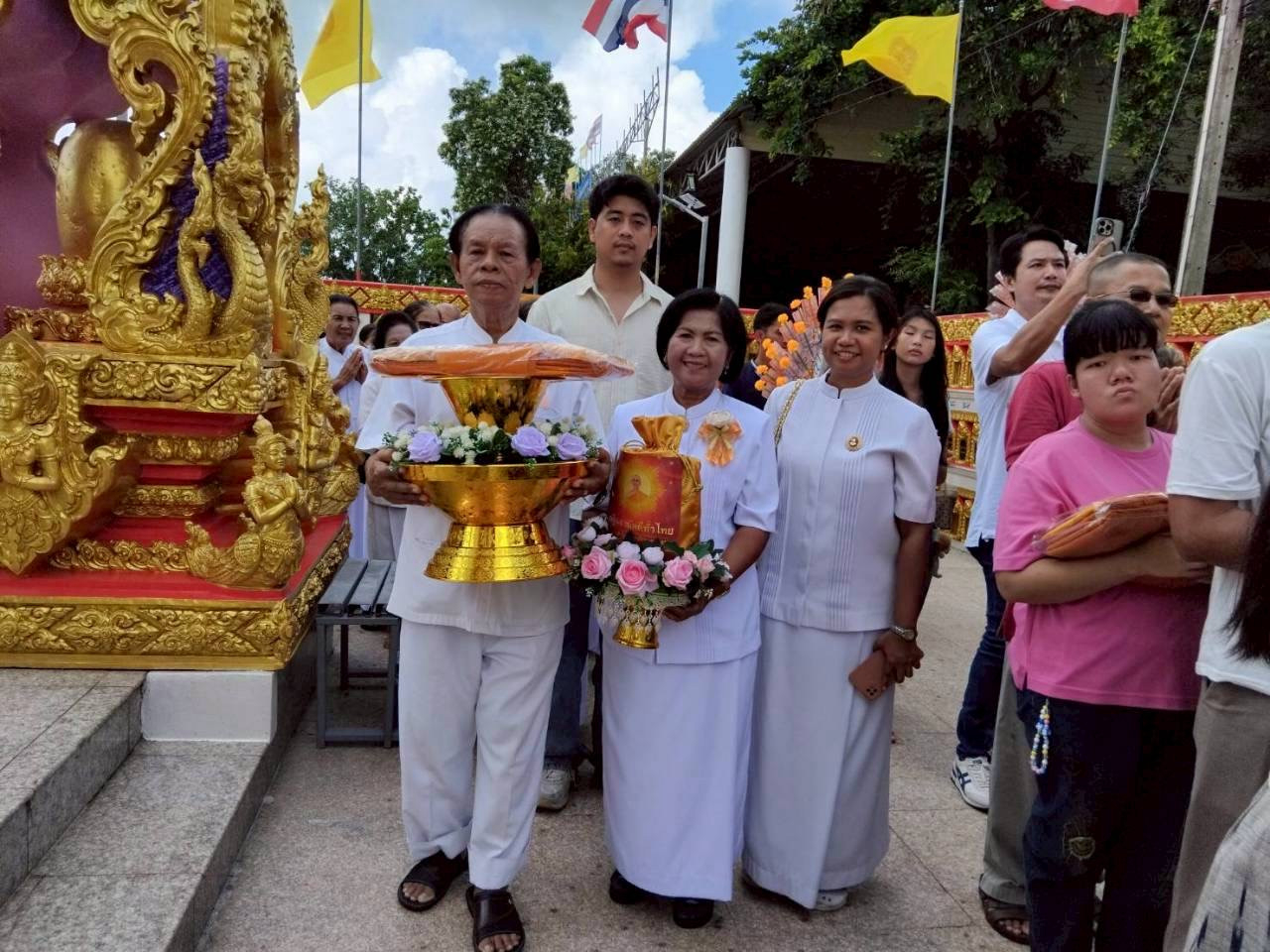 ภาพร่วมพิธีกรรมวัดใหม่สระประทุม