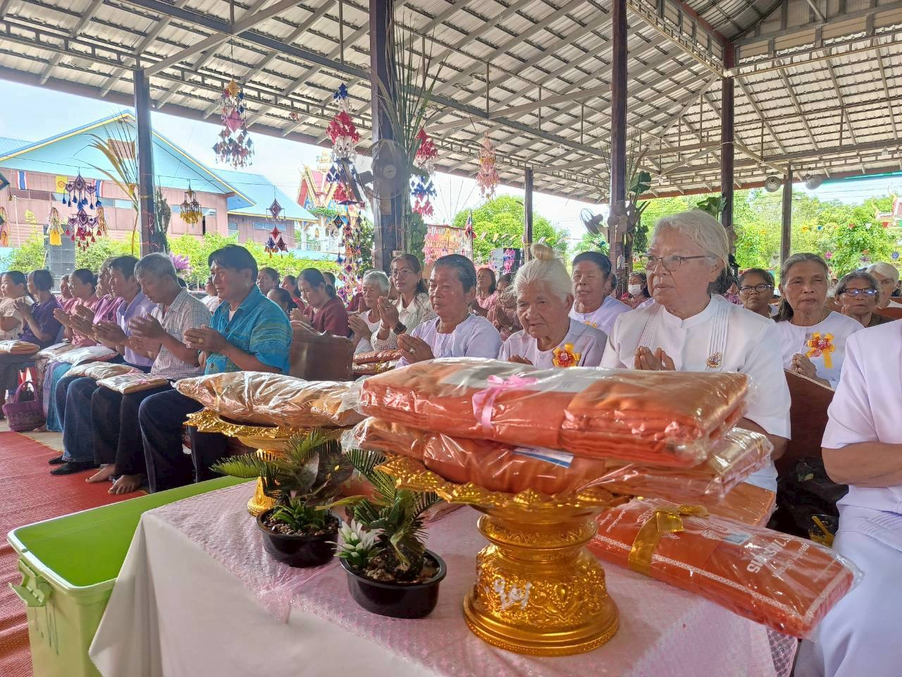 ภาพร่วมพิธีกรรมวัดบ้านพระ