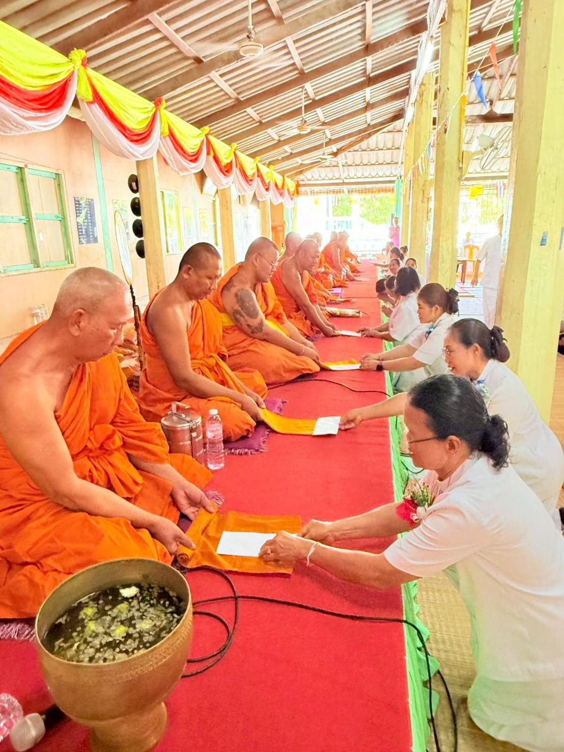 ภาพร่วมพิธีกรรมวัดใหม่หนองบัวรี