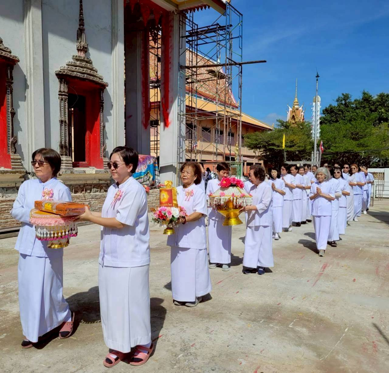 ภาพร่วมขบวนกฐินวัดสองพี่น้อง