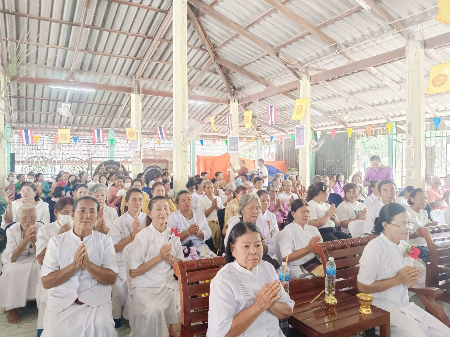 ภาพร่วมพิธีกรรมวัดใหม่หนองบัวรี