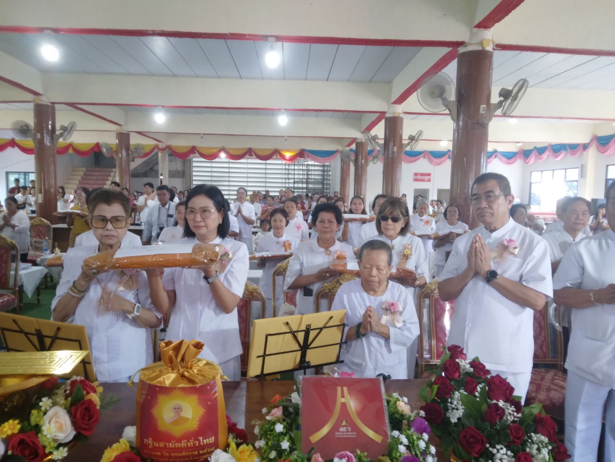 ภาพร่วมพิธีกรรมวัดบึงทับช้าง