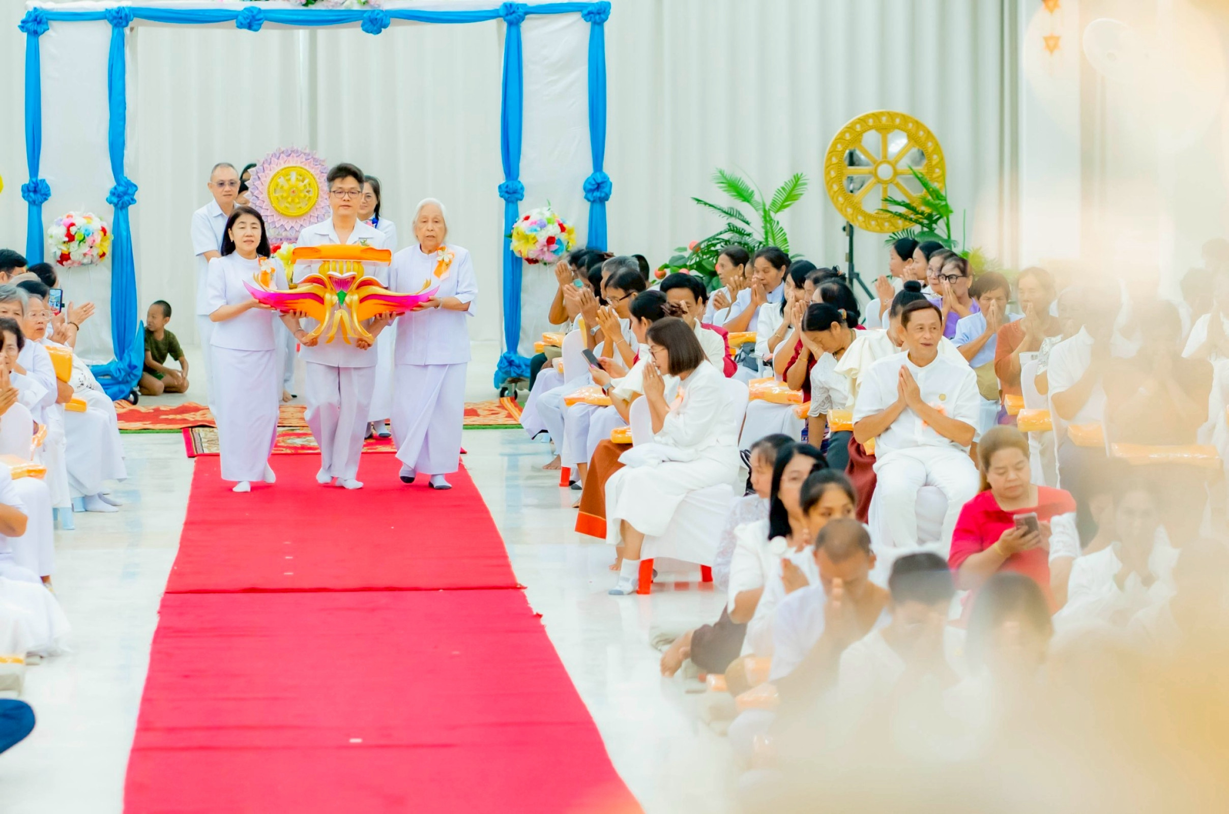 ภาพร่วมพิธีกรรมศูนย์ปฏิบัติธรรมเพชรบูรณ์