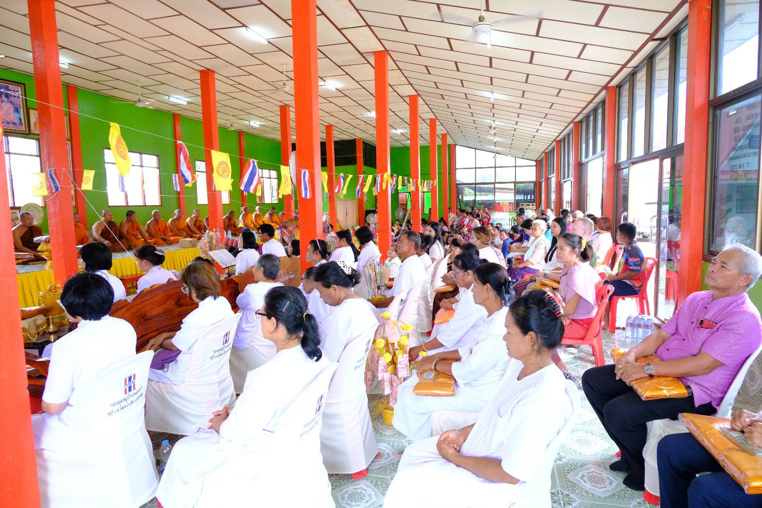 ภาพร่วมพิธีกรรมวัดบ้านหนองหว้า