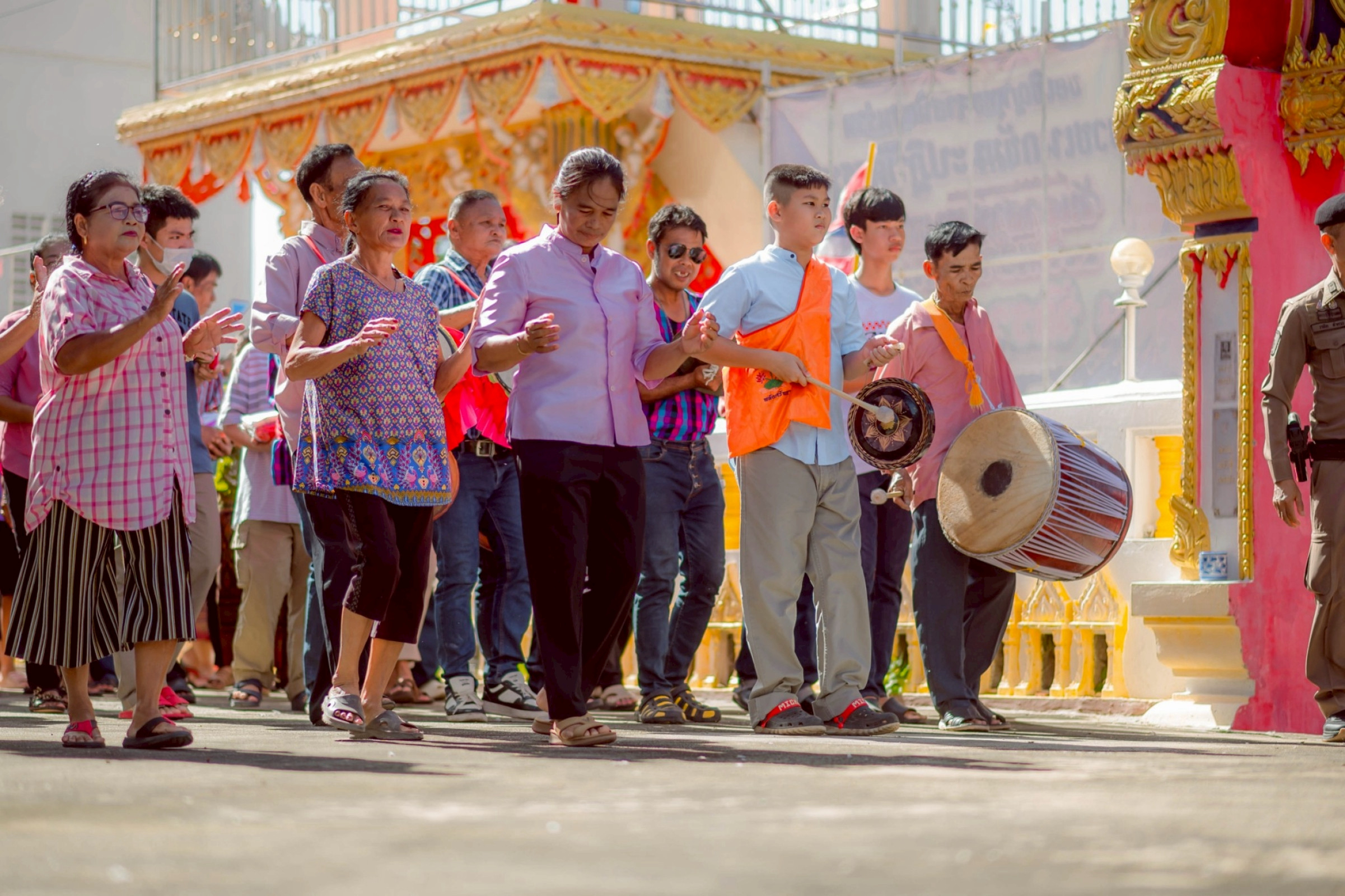 ภาพร่วมพิธีกรรมวัดรางหวาย