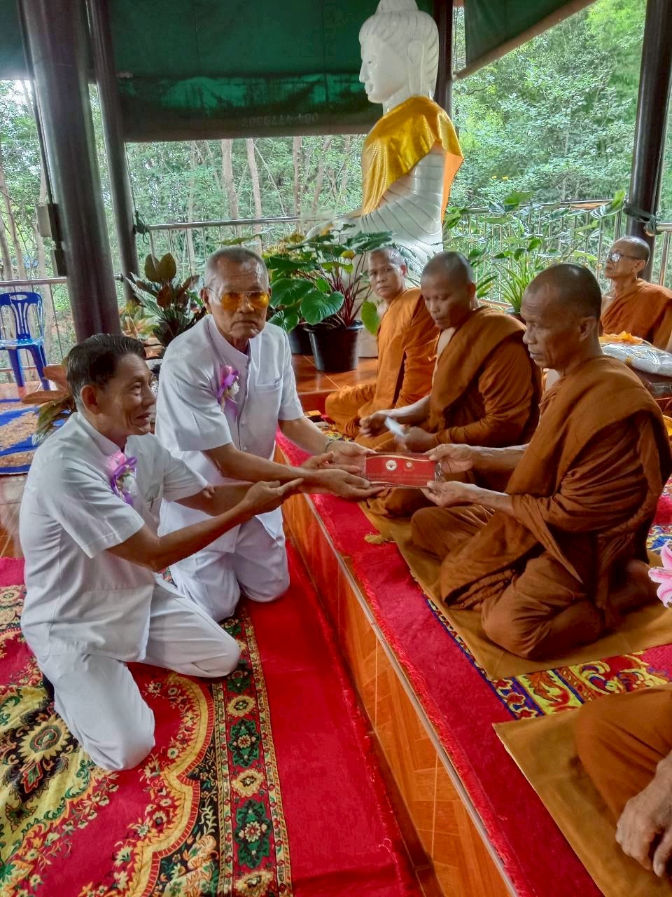 ภาพร่วมพิธีกรรมสำนักสงฆ์ป่าหินงาม