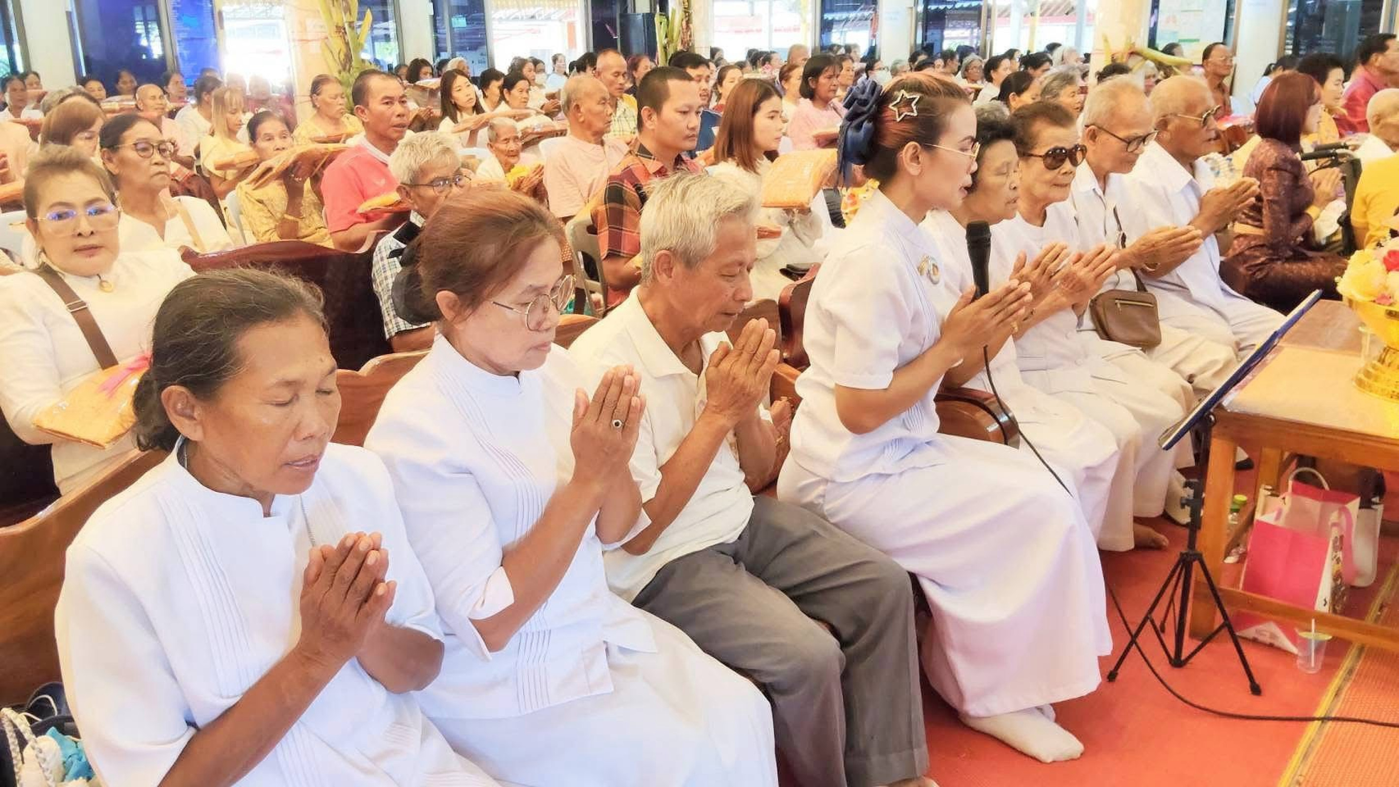 ภาพร่วมพิธีกรรมวัดจารย์ตำรา