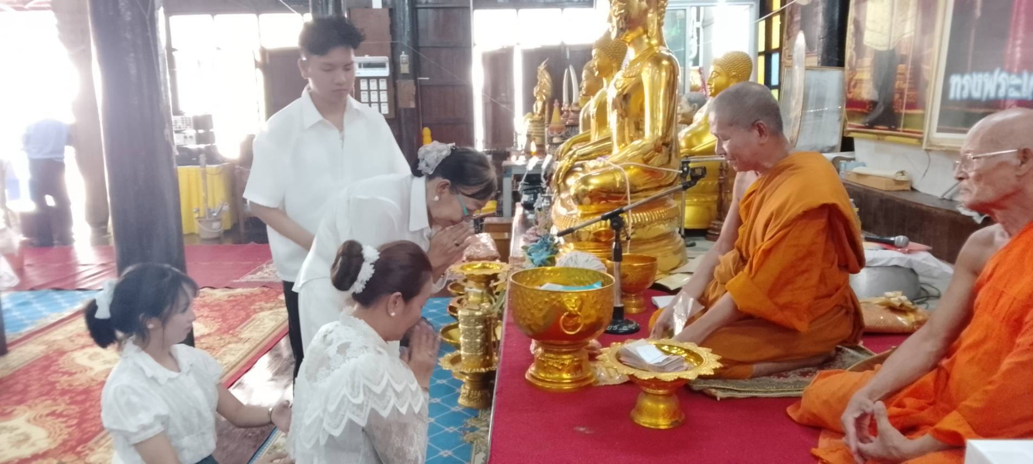 ภาพร่วมพิธีกรรมวัดศรัทธาราษฎร์