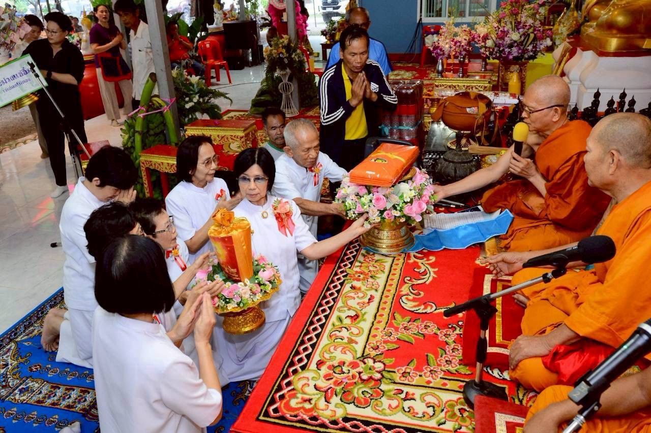 ภาพร่วมพิธีกรรมวัดช้างเผือก