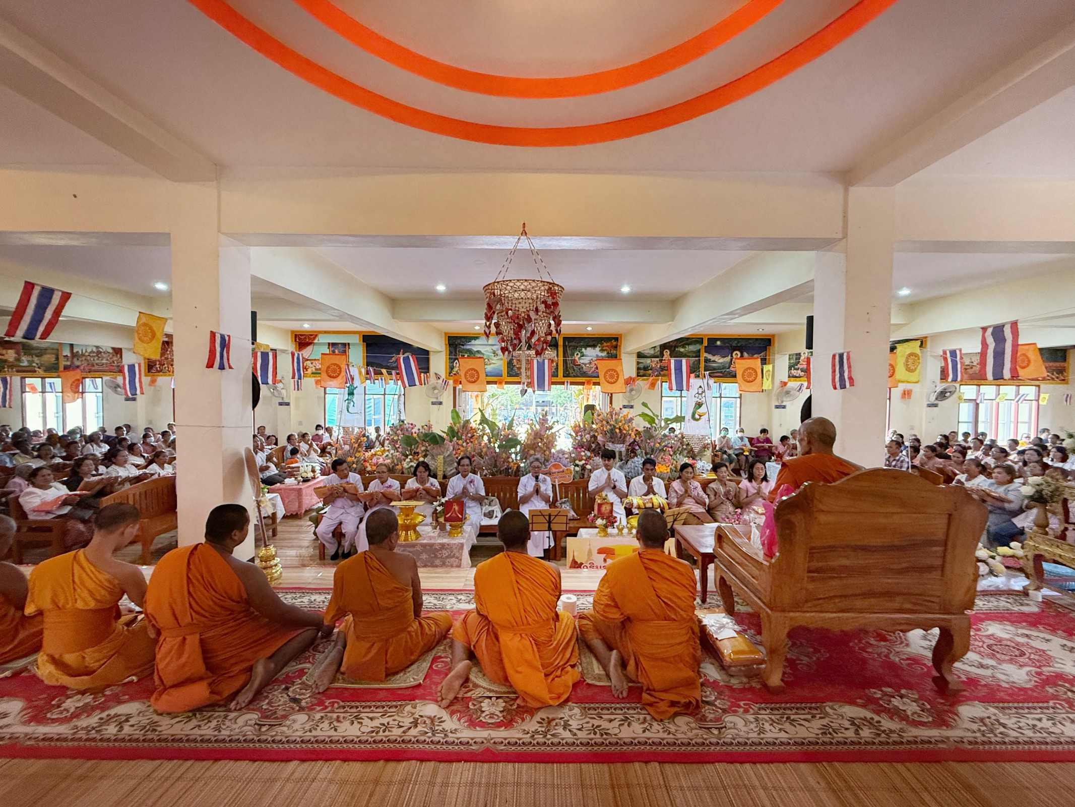 ภาพร่วมพิธีกรรมวัดชีวึก