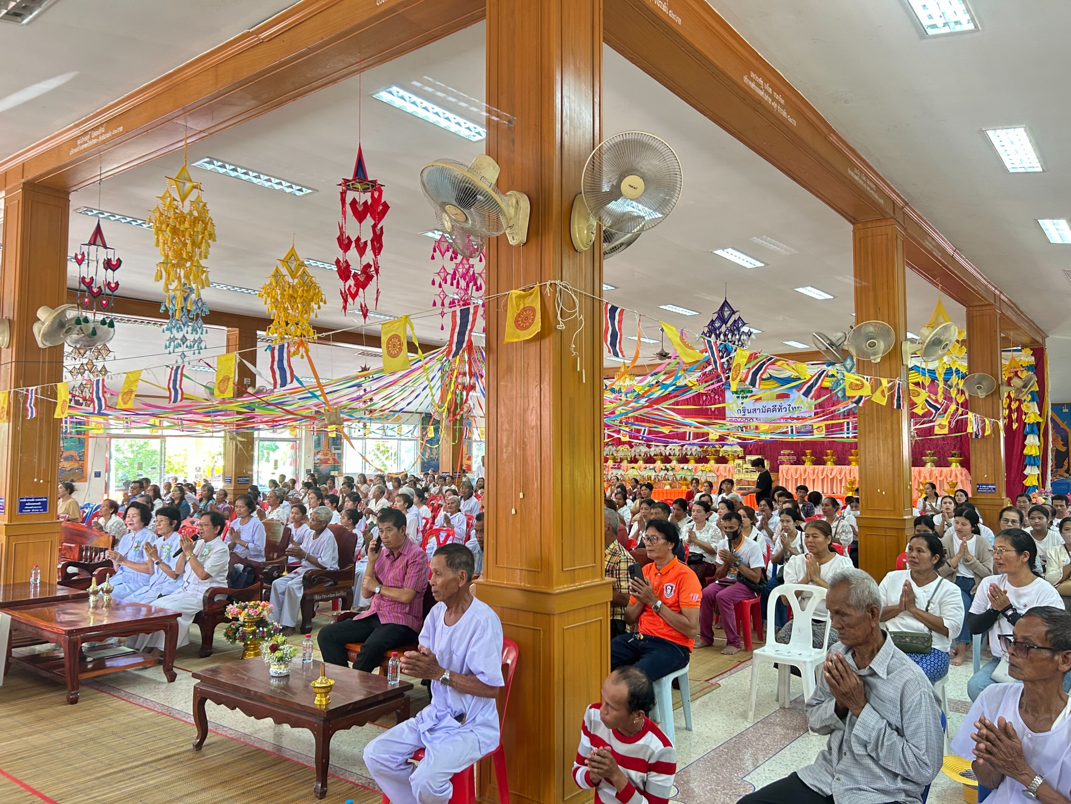 ภาพร่วมพิธีกรรมวัดหนองพะลาน