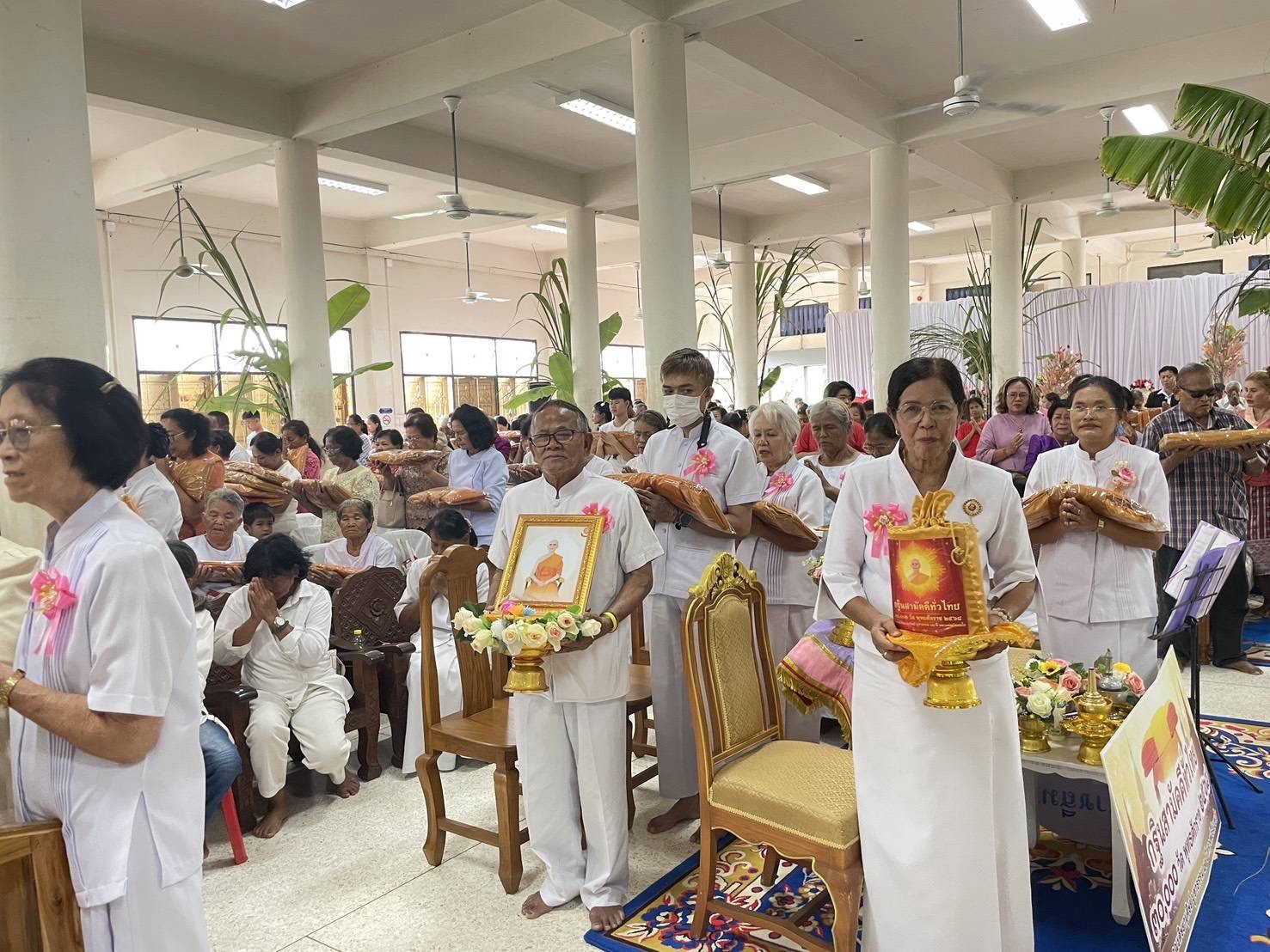 ภาพร่วมพิธีกรรมวัดหนองหว้า