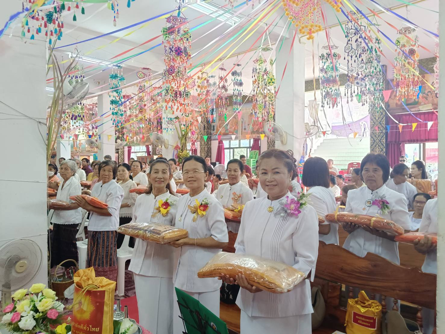 ภาพร่วมพิธีกรรมวัดอุภัยภาคิกาวาส