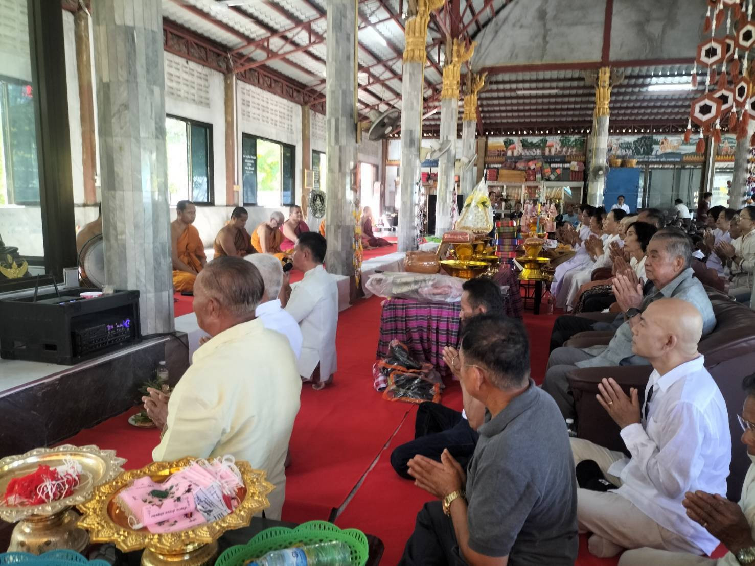 ภาพร่วมพิธีกรรมวัดหนองผือ