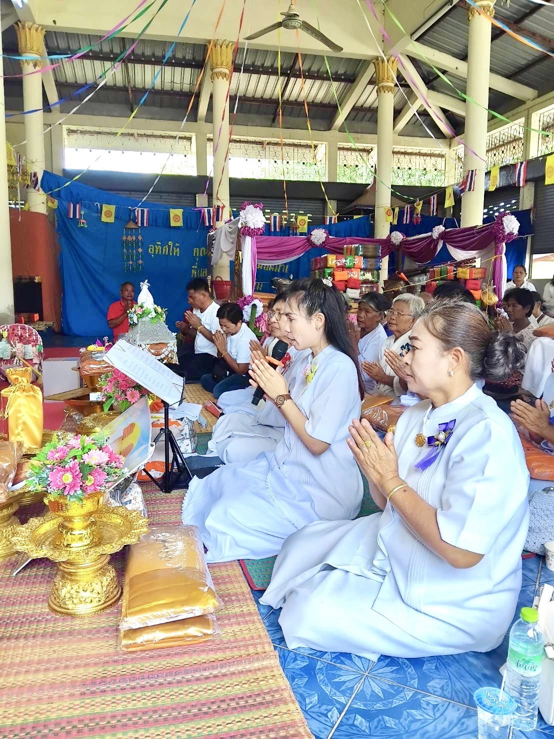 ภาพร่วมพิธีกรรมวัดหนองไผ่