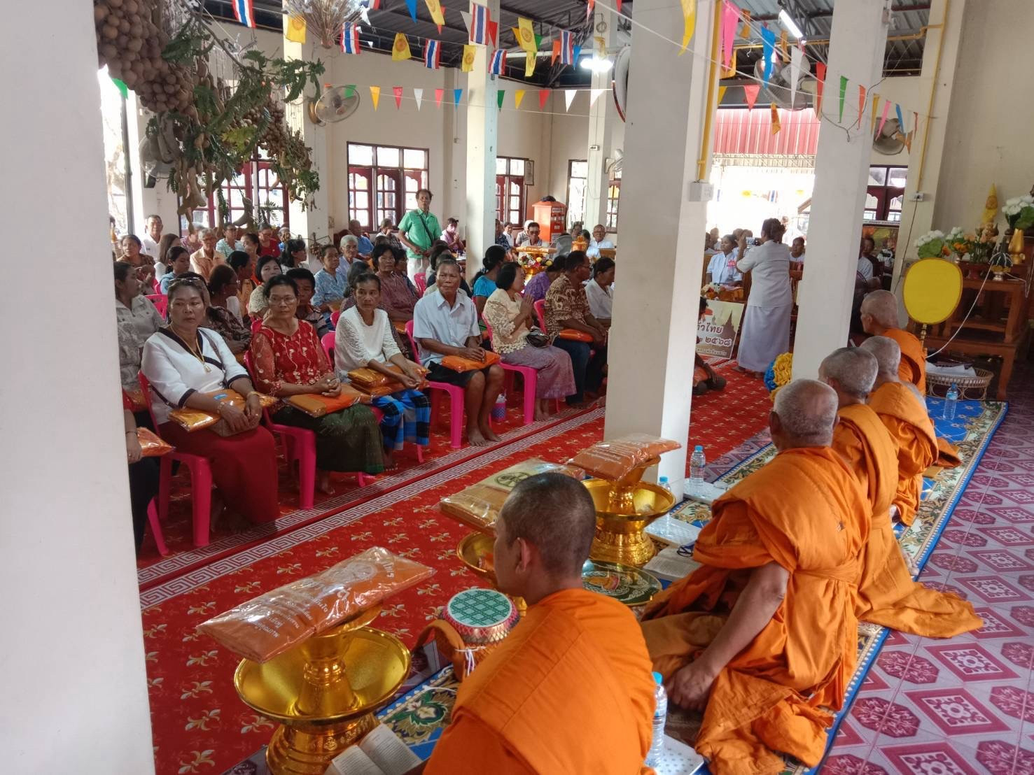 ภาพร่วมพิธีกรรมวัดสระวารี