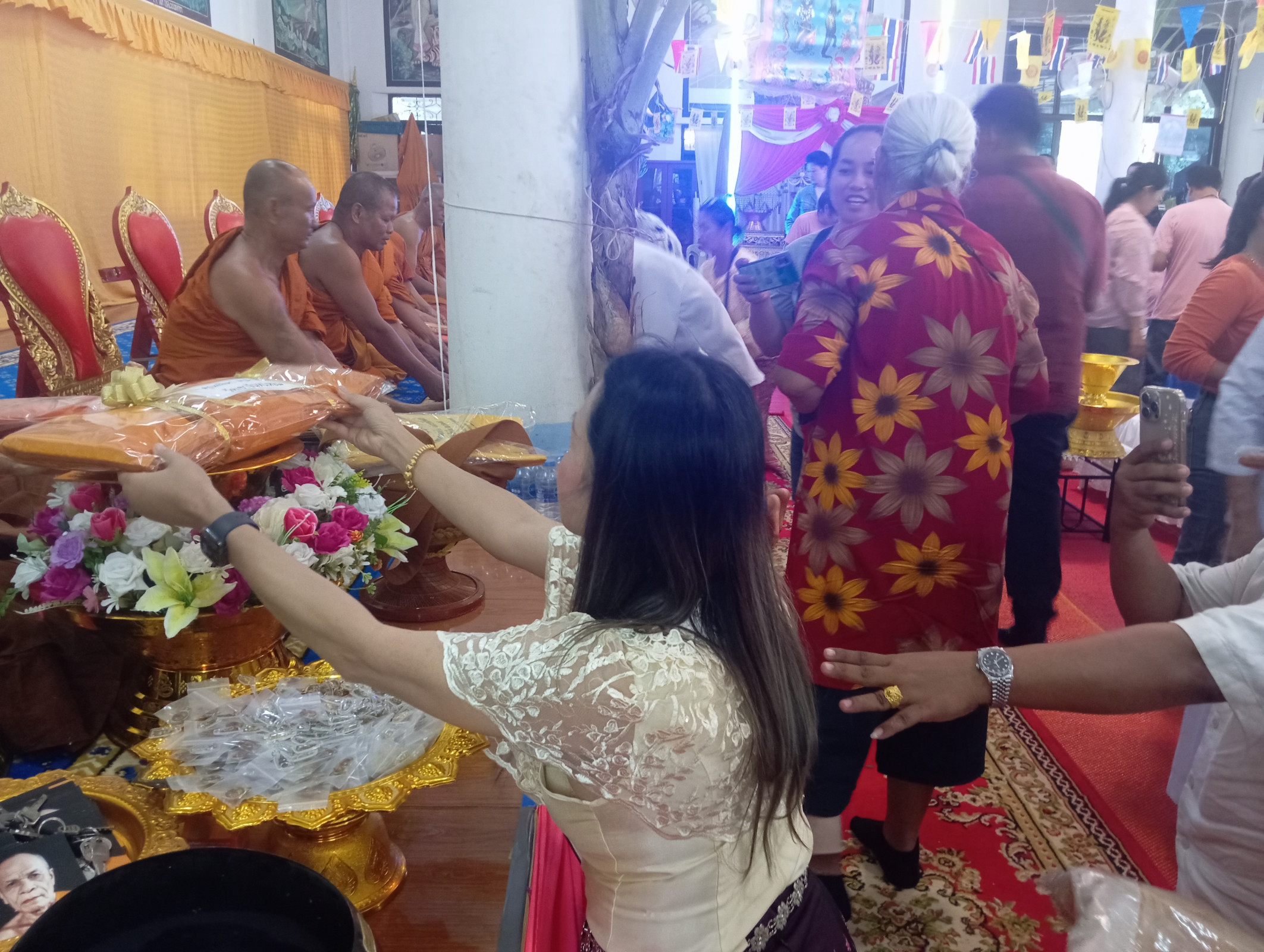 ภาพร่วมพิธีกรรมวัดเขาจันทร์หอม