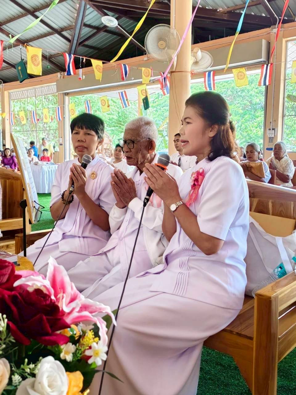 ภาพกล่าวคำถวายกฐินวัดหนองเครือชุด