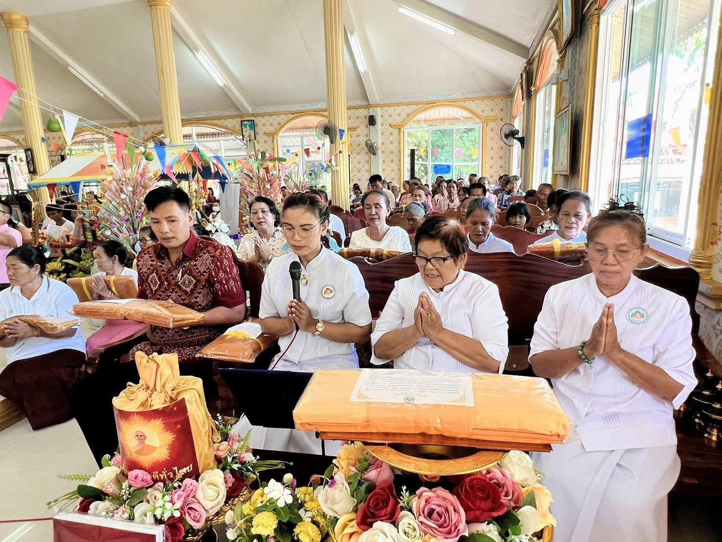 ภาพร่วมพิธีกรรมวัดหนองสะแก