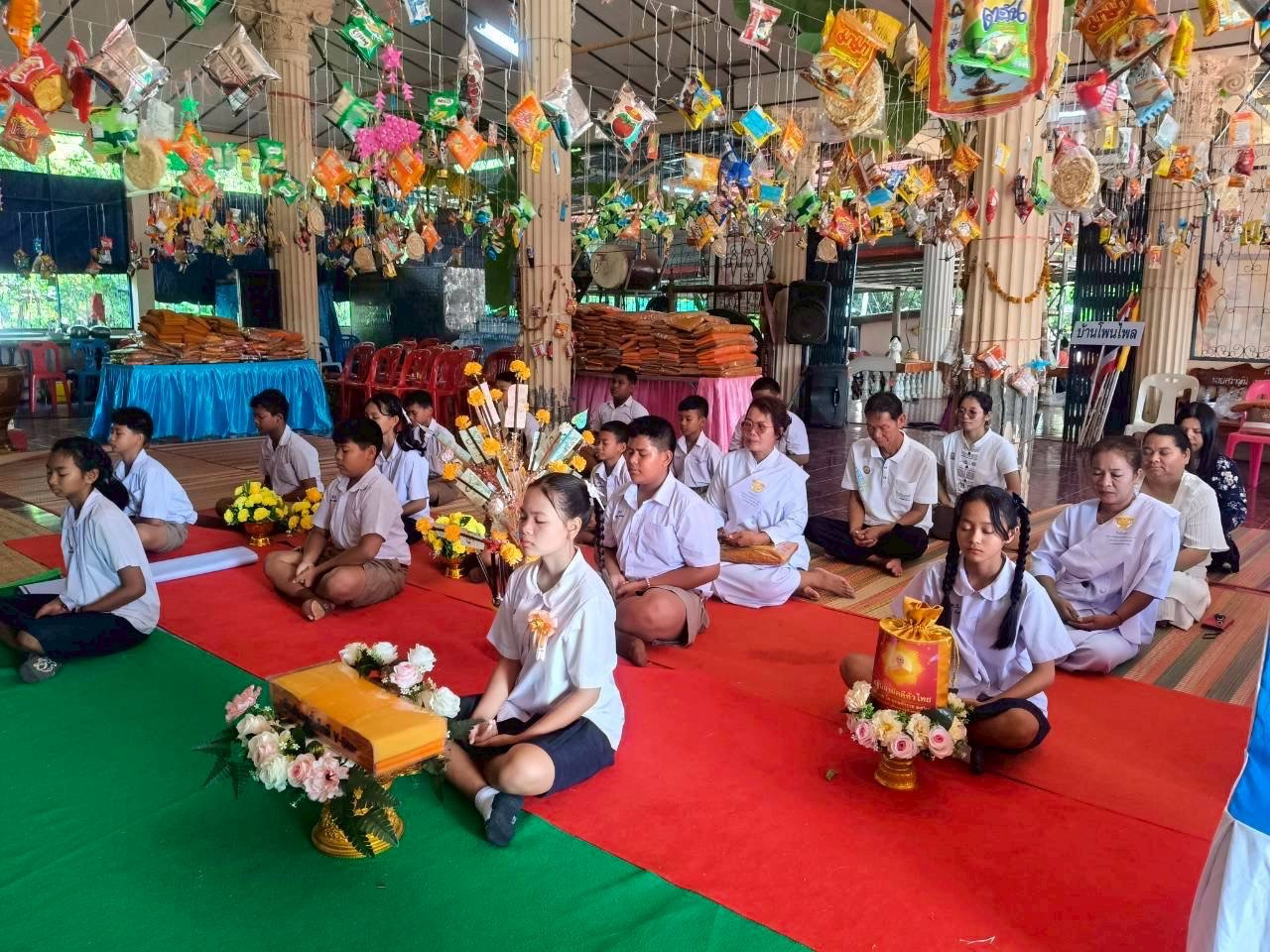 ภาพร่วมพิธีกรรมวัดโพนไพล