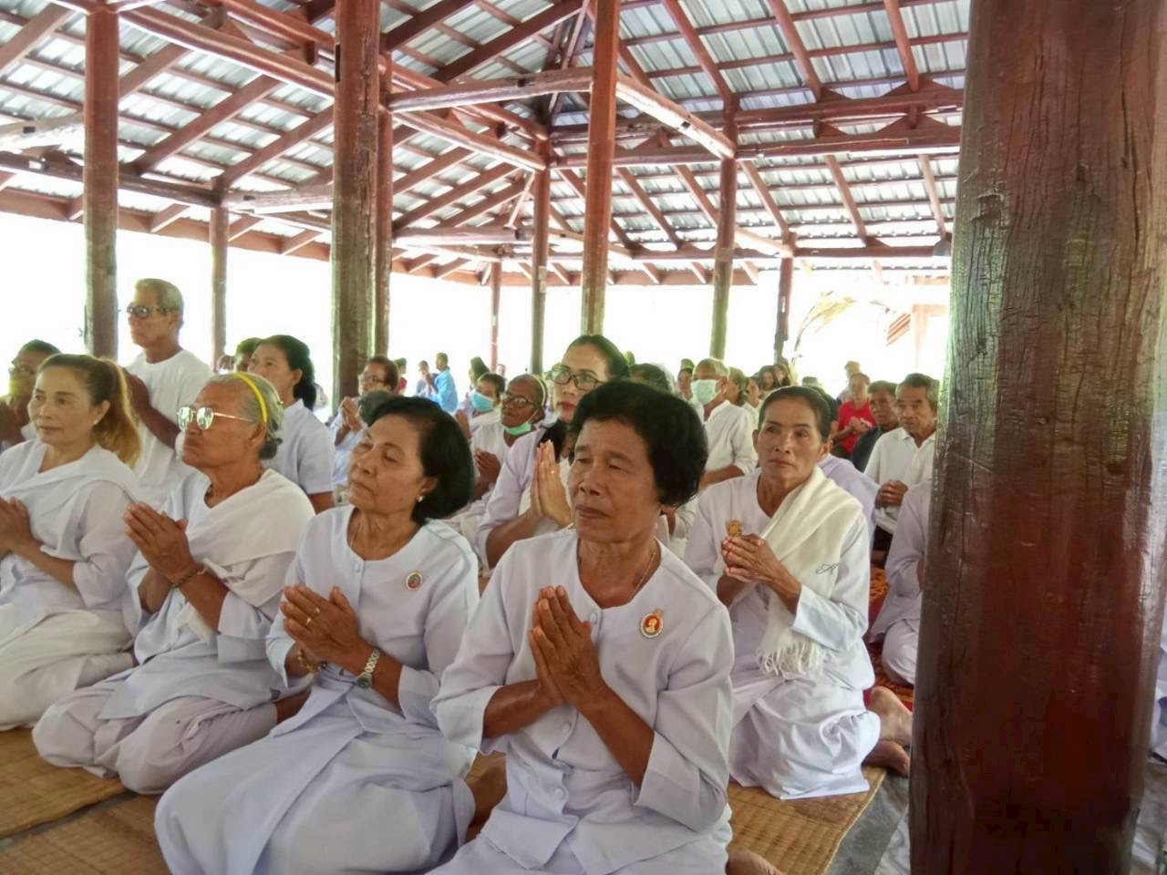 ภาพร่วมพิธีกรรมวัดภูห้วยทราย