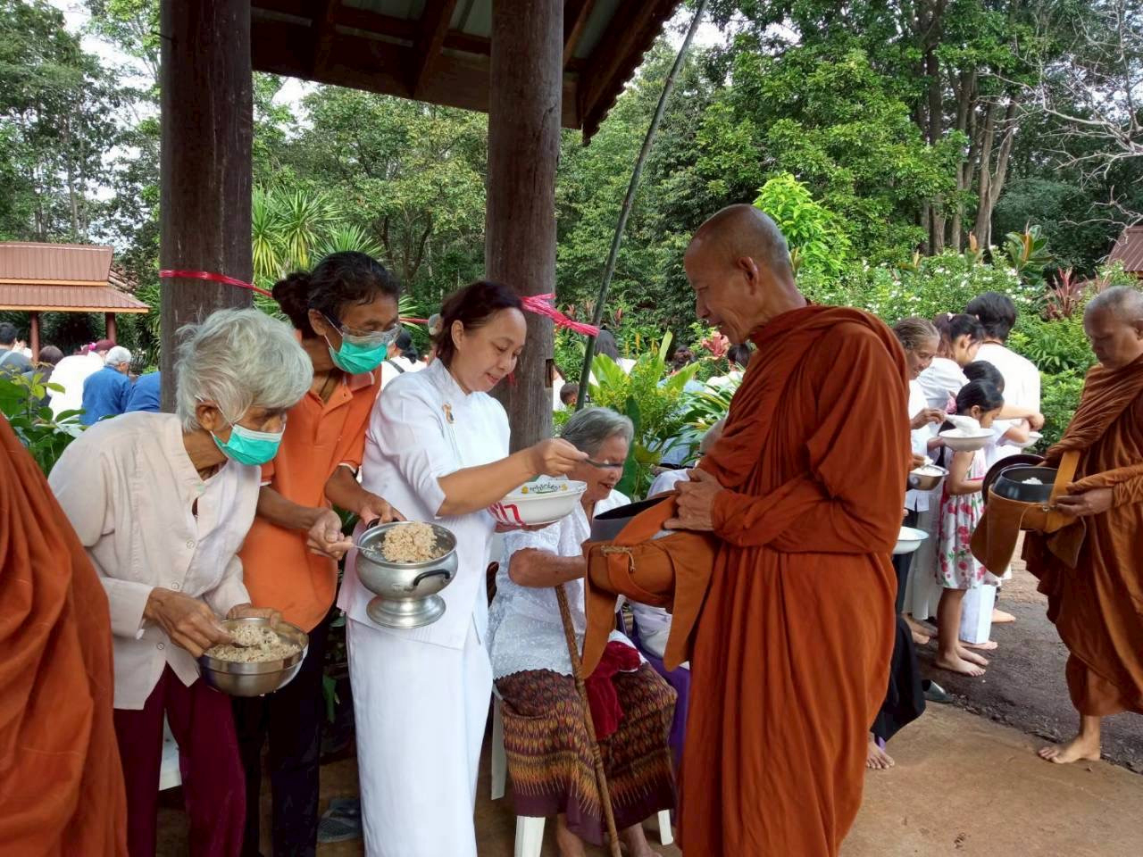 ภาพร่วมพิธีกรรมวัดภูห้วยทราย
