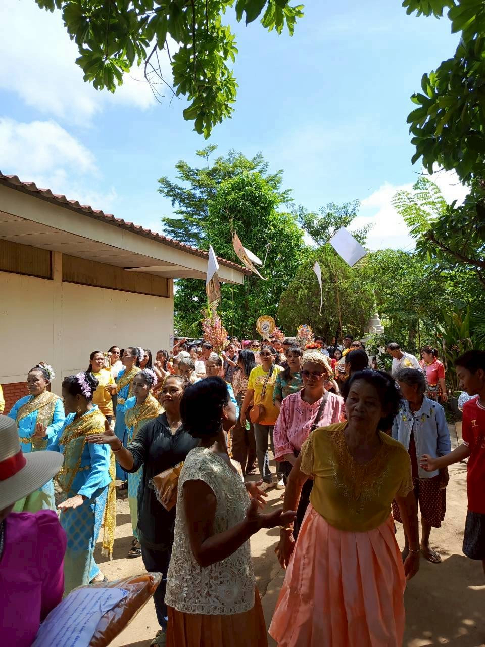 ภาพร่วมพิธีกรรมวัดหนองไม้ไผ่