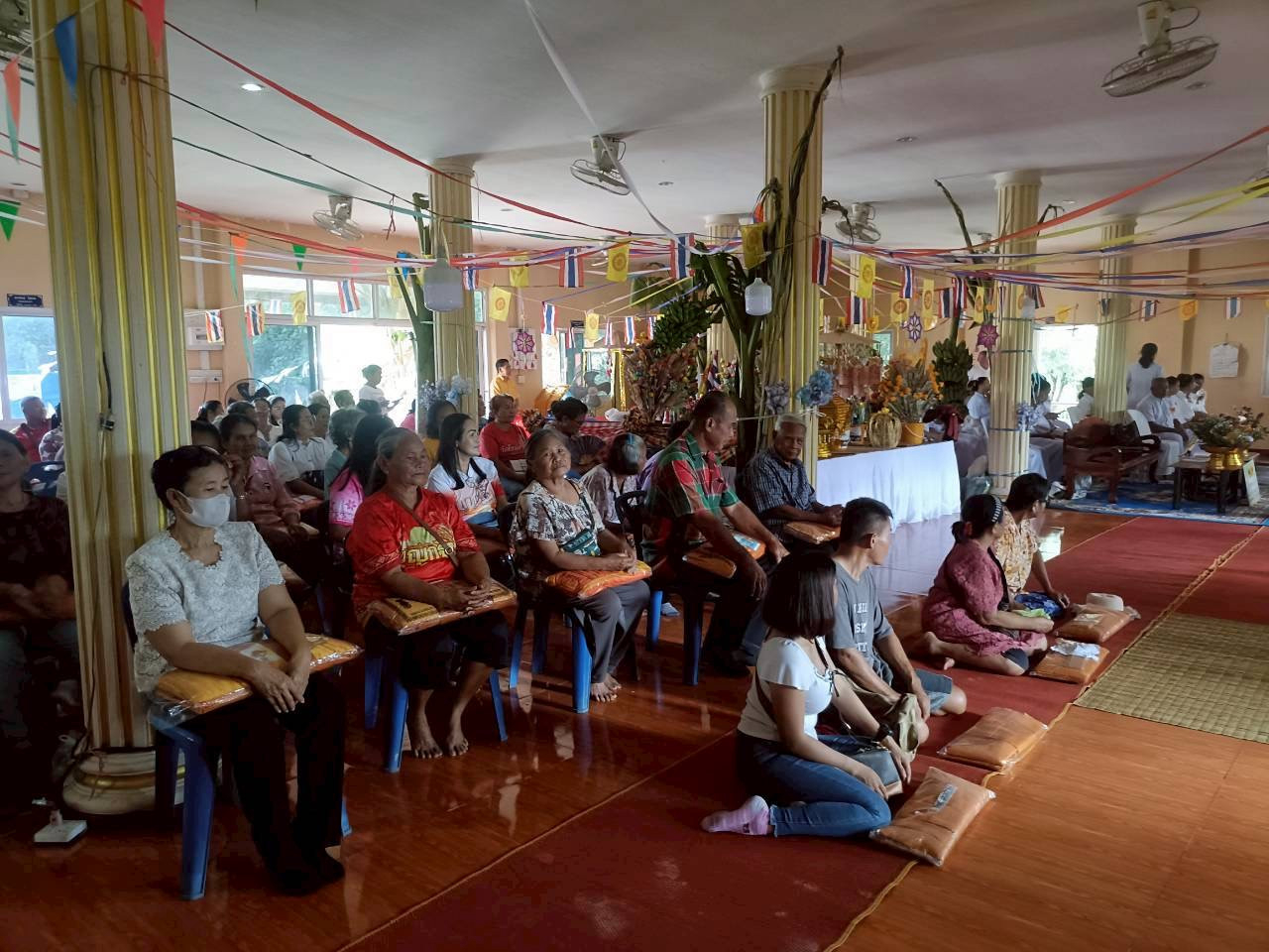 ภาพร่วมพิธีกรรมที่พักสงฆ์หนองไทร