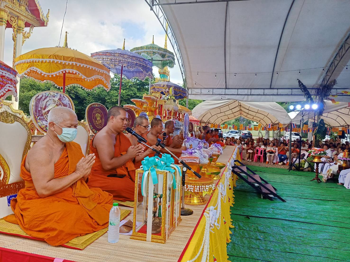 ภาพร่วมพิธีกรรมวัดปางอโศก