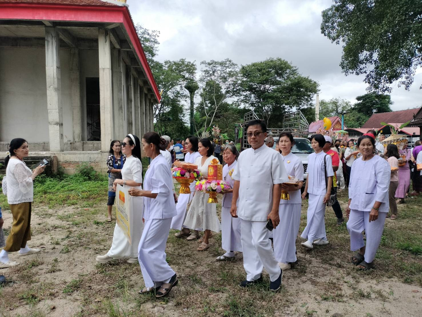 ภาพร่วมขบวนกฐินวัดป่าอำนวยผล