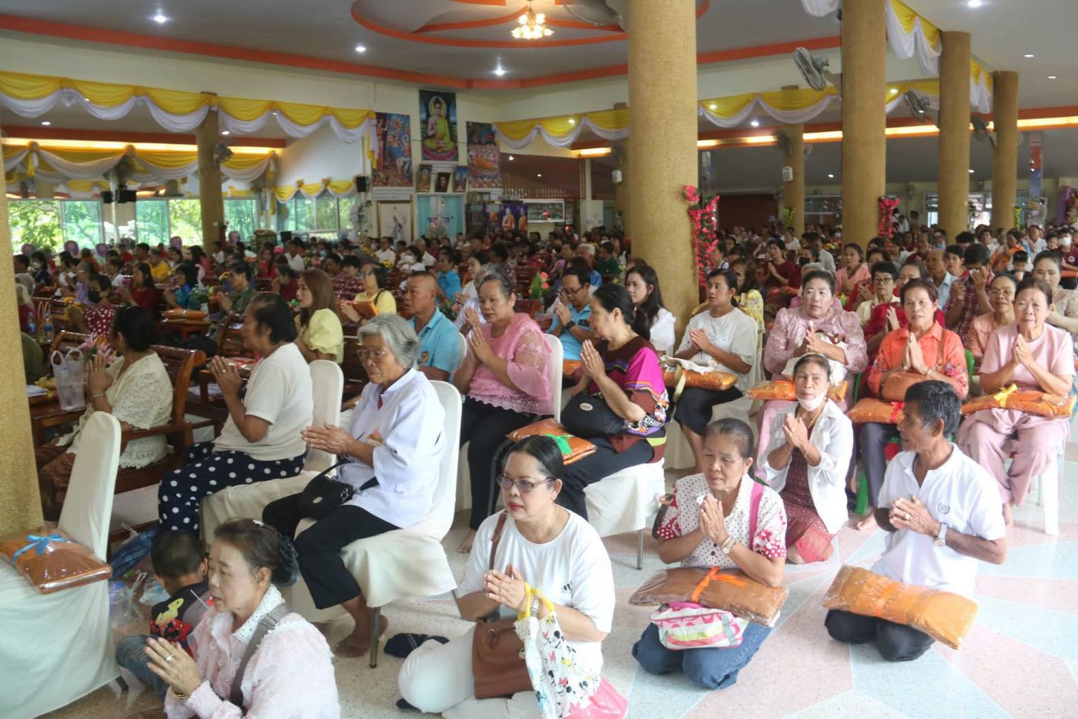 ภาพร่วมพิธีกรรมวัดจันทึก