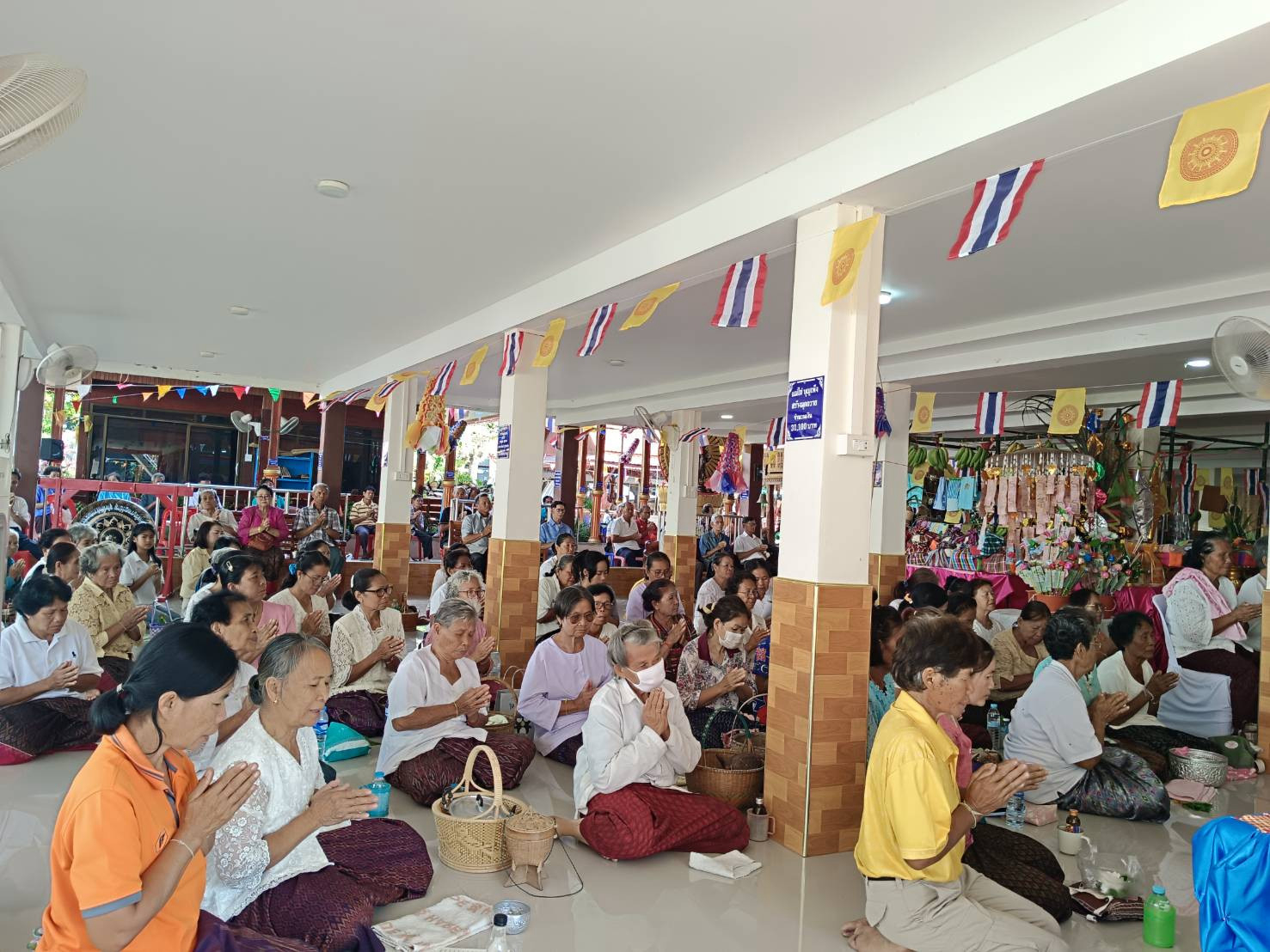 ภาพร่วมพิธีกรรมวัดเจริญราษฎร์บำรุง