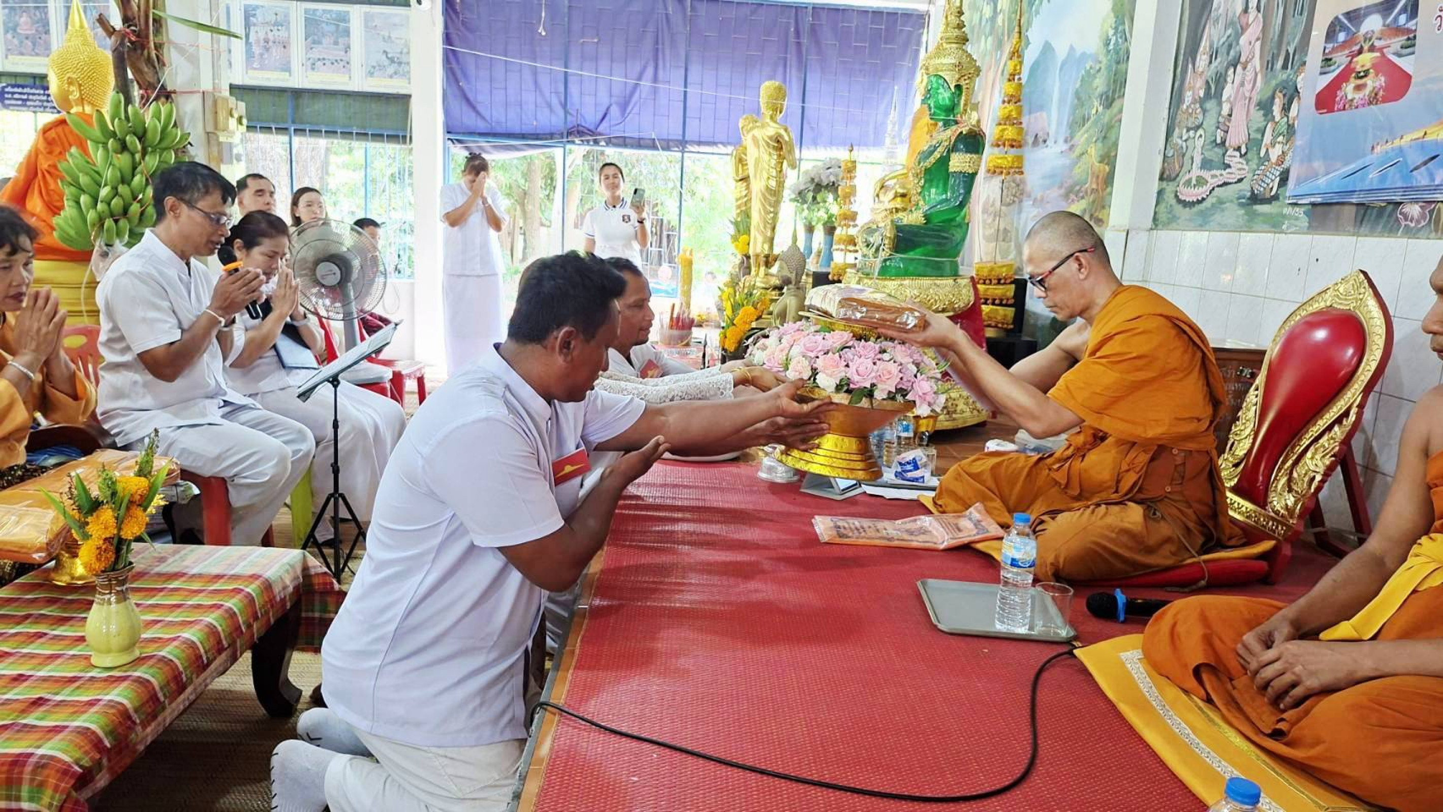 ภาพร่วมพิธีกรรมวัดทุ่งสว่างศรี