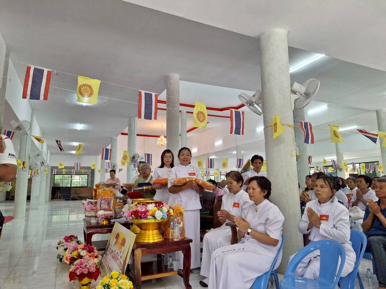 ภาพร่วมพิธีกรรมวัดป่าคูเมือง