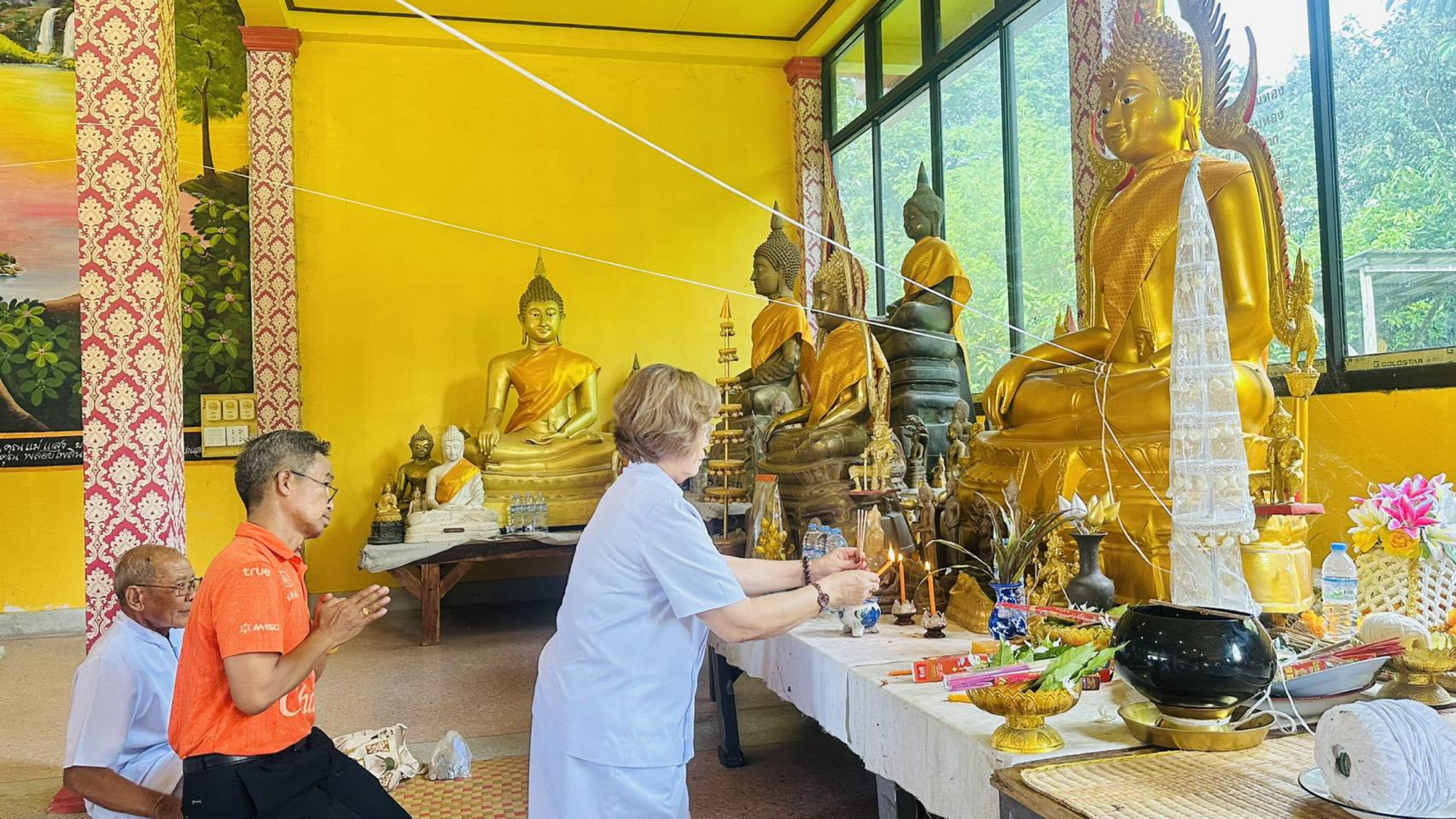 ภาพร่วมพิธีกรรมวัดโนนเจริญ