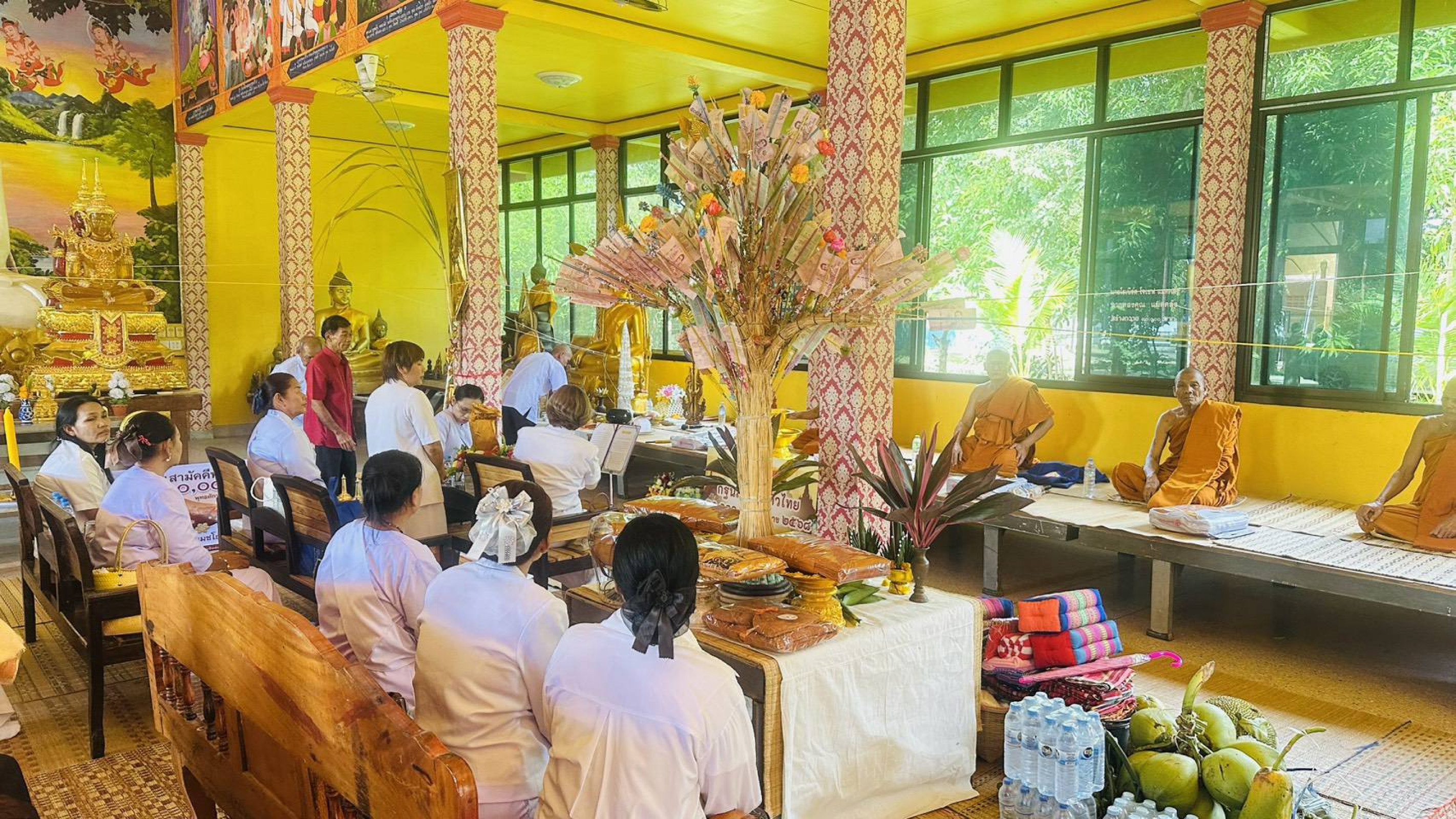 ภาพร่วมพิธีกรรมวัดโนนเจริญ