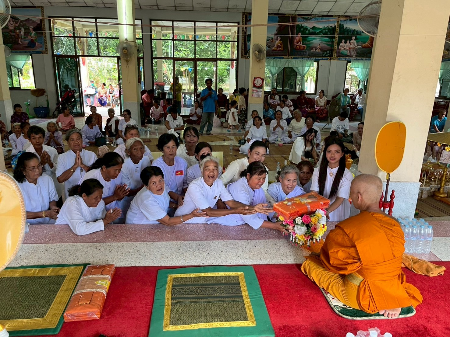 ภาพร่วมพิธีกรรมวัดหนองแม่มด