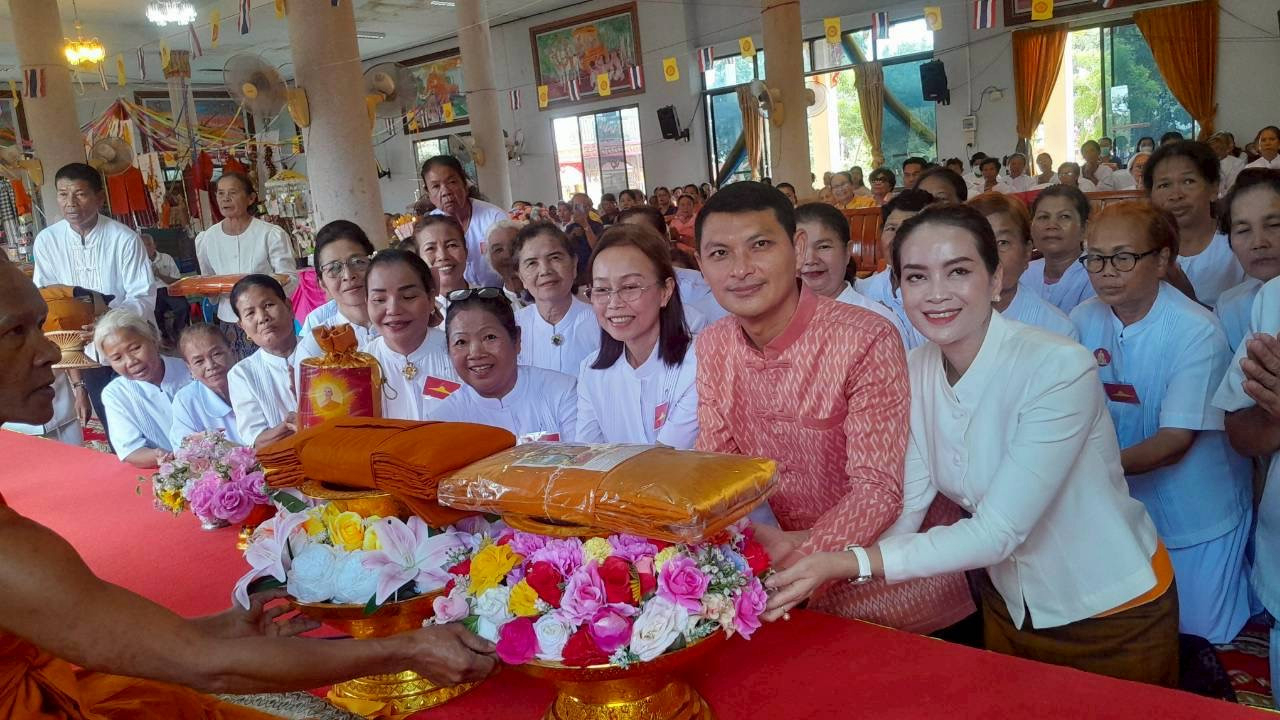 ภาพร่วมพิธีกรรมวัดเทพทราวาส