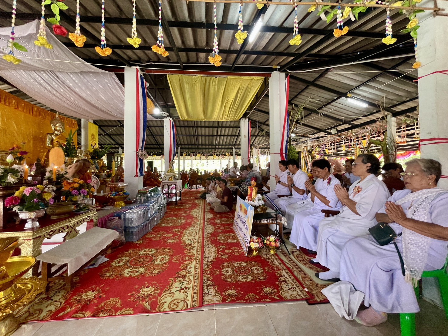 ภาพร่วมพิธีกรรมสำนักสงฆ์ร่วมจิตขวัญบุรี