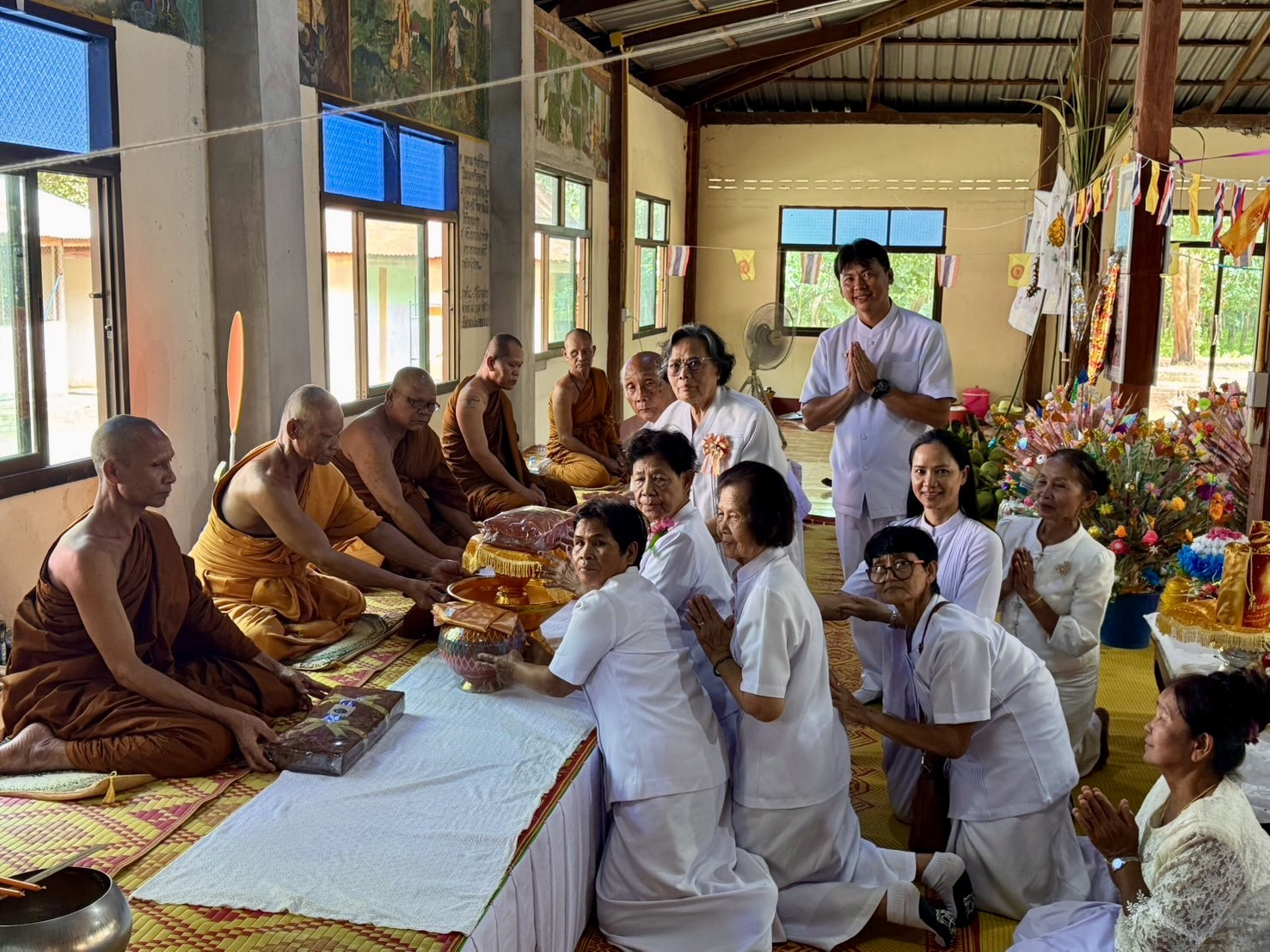 ภาพร่วมพิธีกรรมวัดบ้านราษฎร์รักแดน