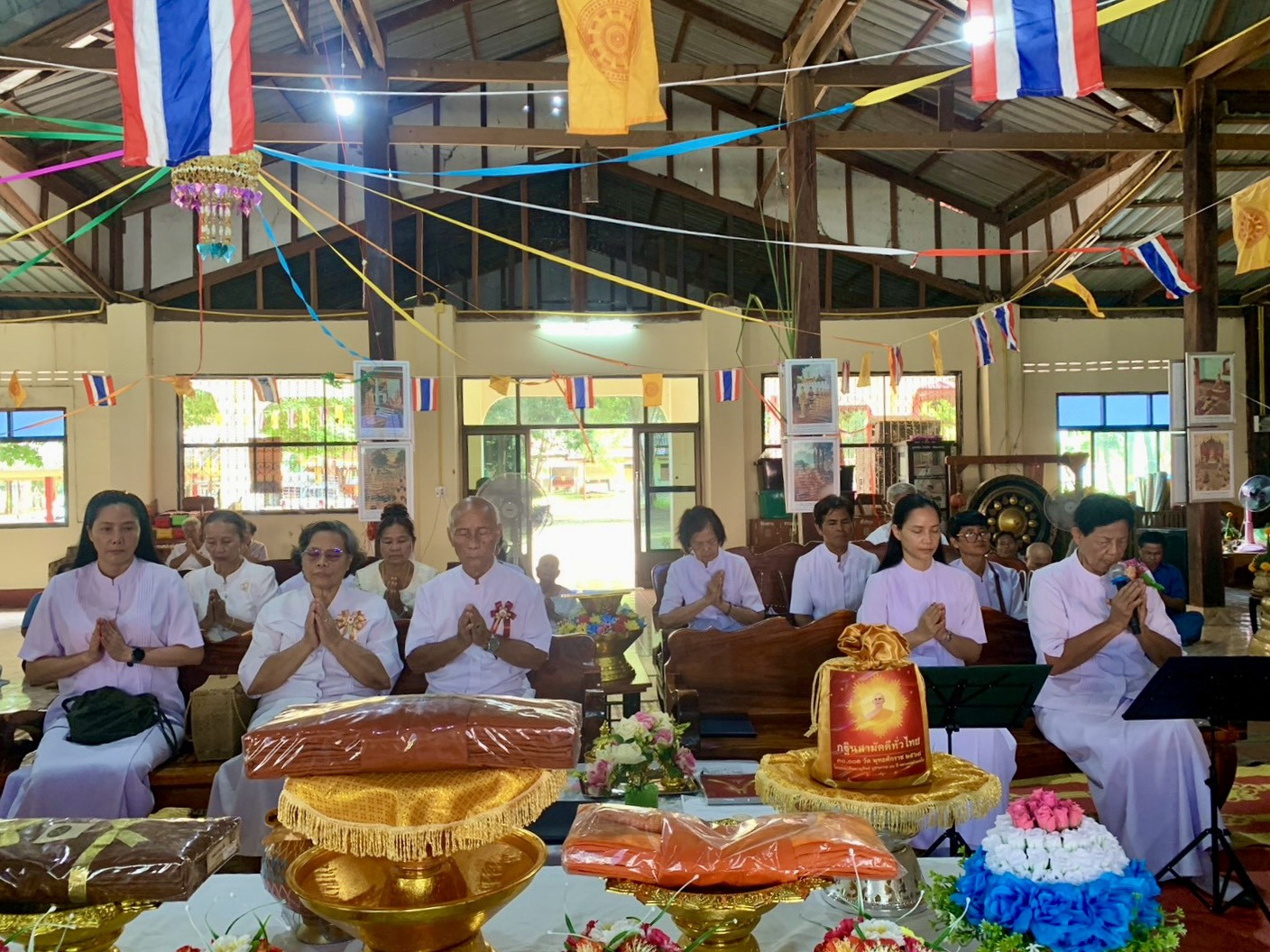 ภาพร่วมพิธีกรรมวัดบ้านราษฎร์รักแดน