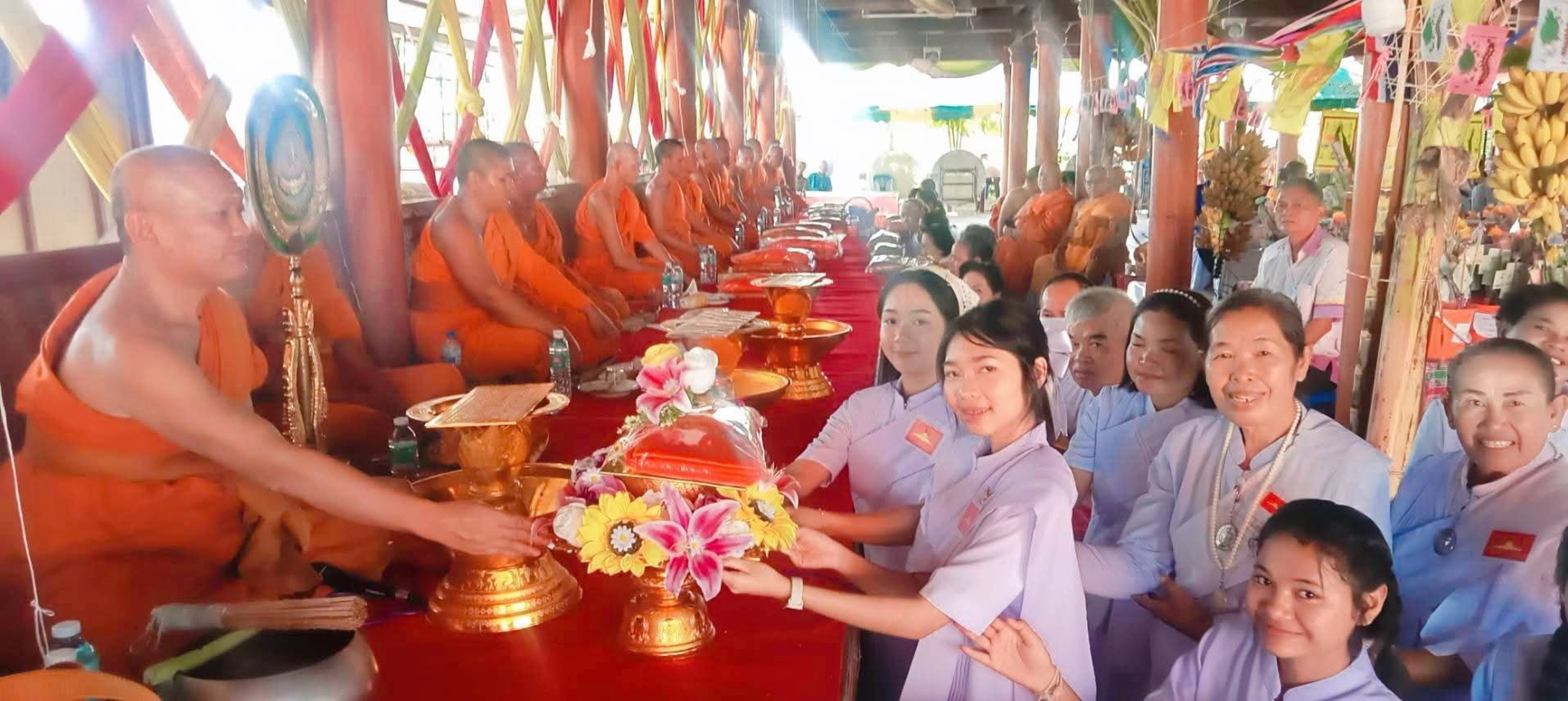 ภาพร่วมพิธีกรรมวัดช่างหินบ้านสวายจีกน้อย