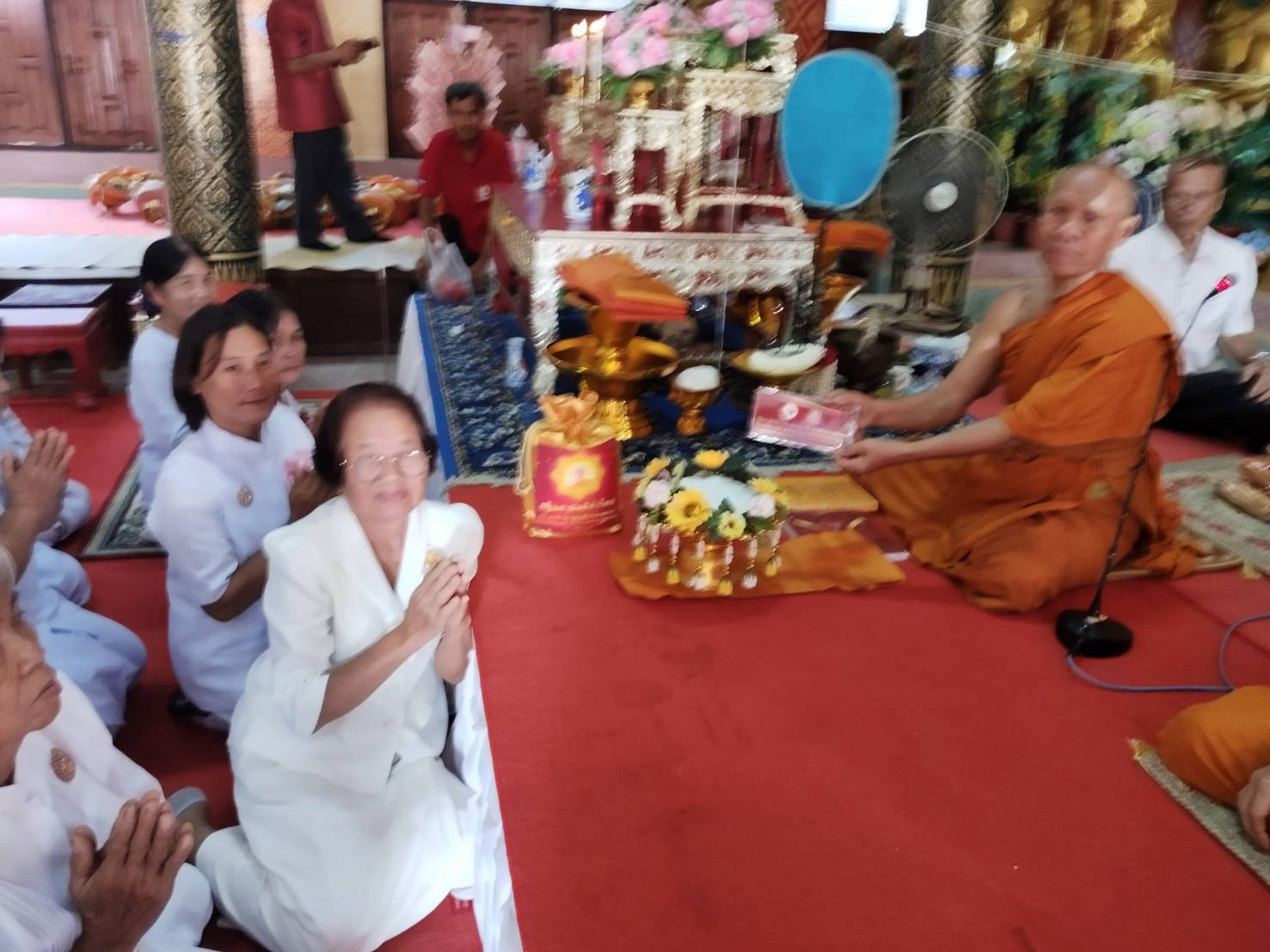 ภาพร่วมพิธีกรรมวัดโพธิ์ย้อย