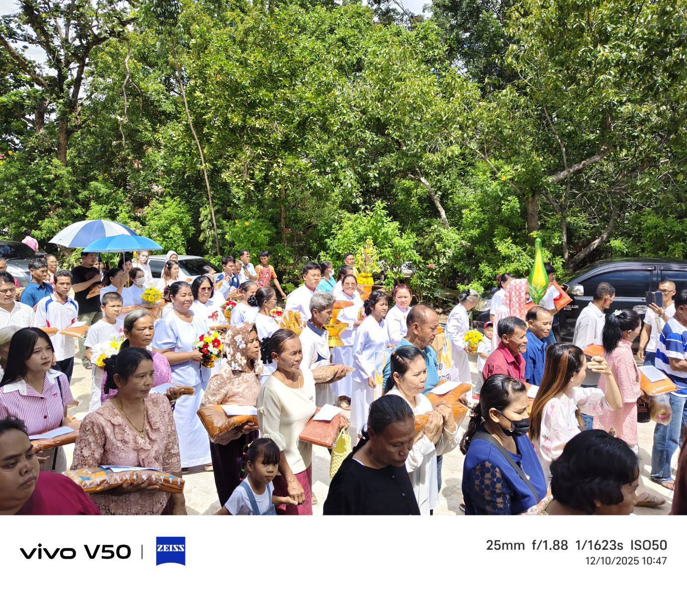 ภาพร่วมขบวนกฐินวัดราษฏร์ประดิษฐ์